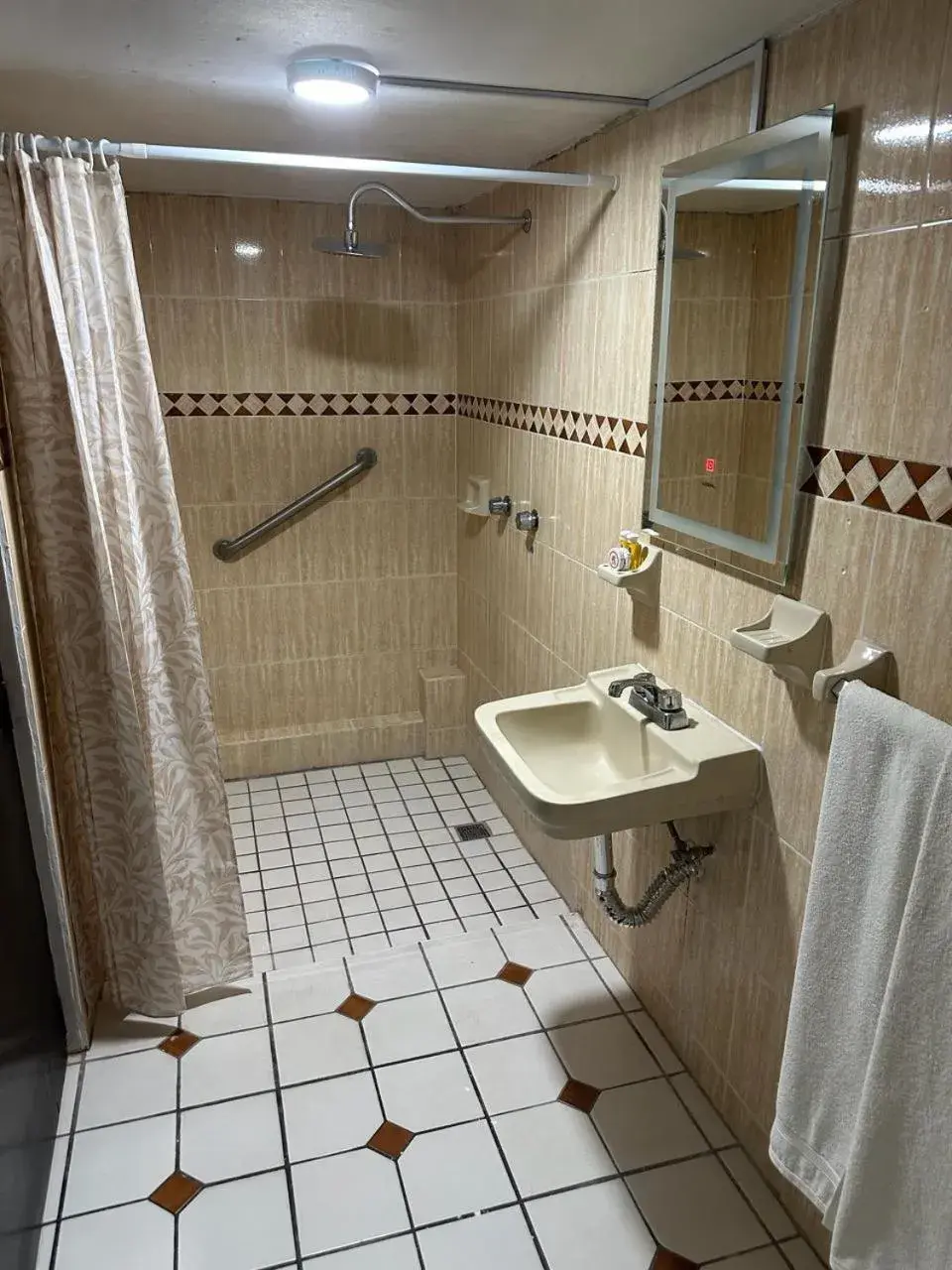 Standard King Room in HOTEL ZAPOTLAN Standard King Room in HOTEL ZAPOTLAN