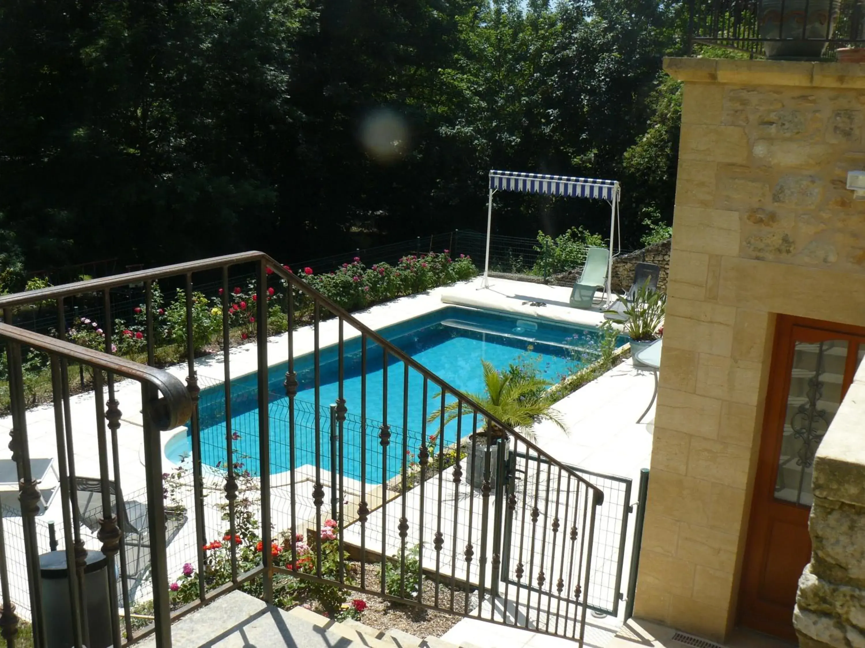 Swimming pool in Chambres d'Hôtes & Gites Pouget Swimming pool in Chambres d'Hôtes & Gites Pouget