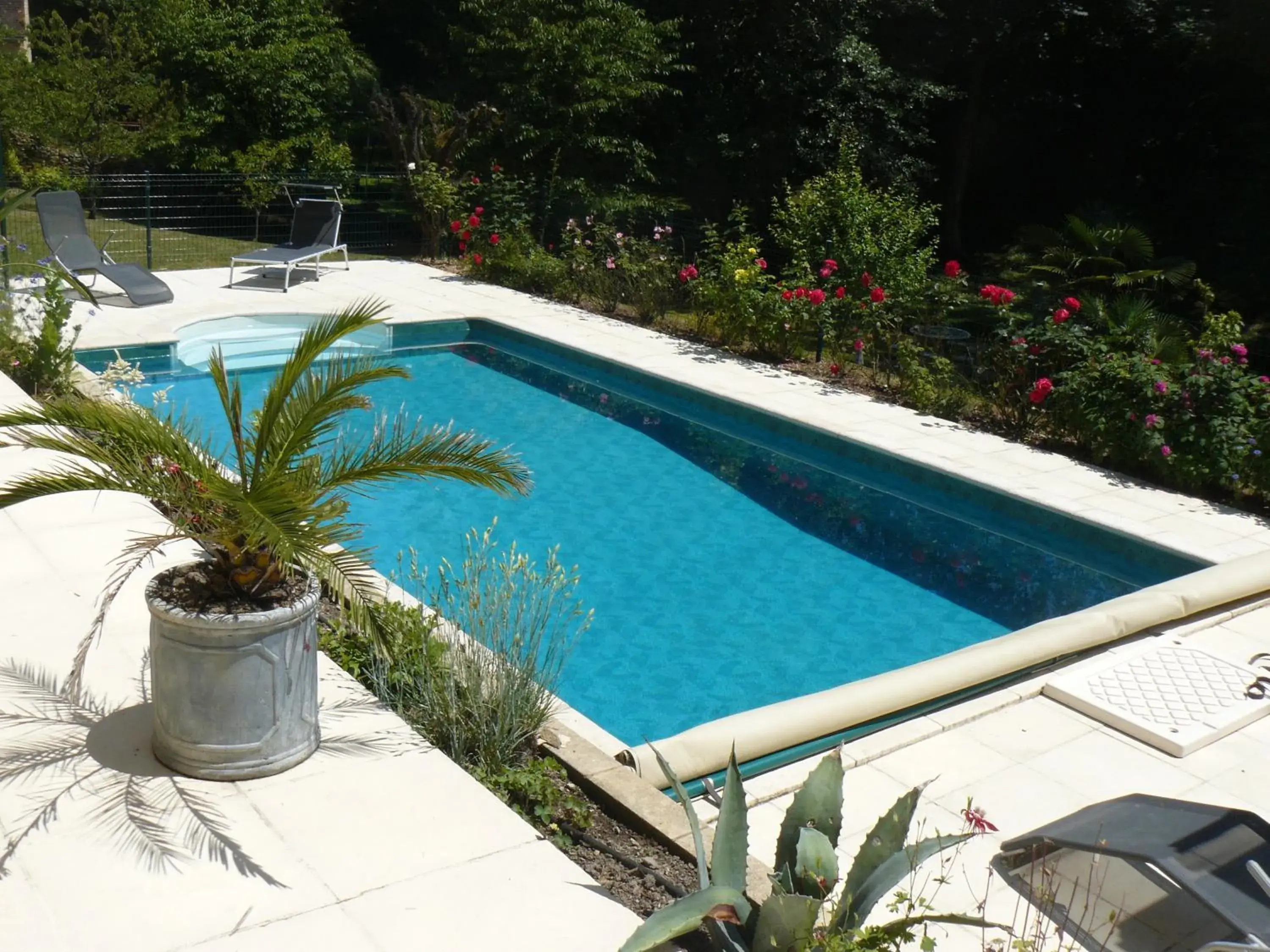 Swimming pool in Chambres d'Hôtes & Gites Pouget Swimming pool in Chambres d'Hôtes & Gites Pouget