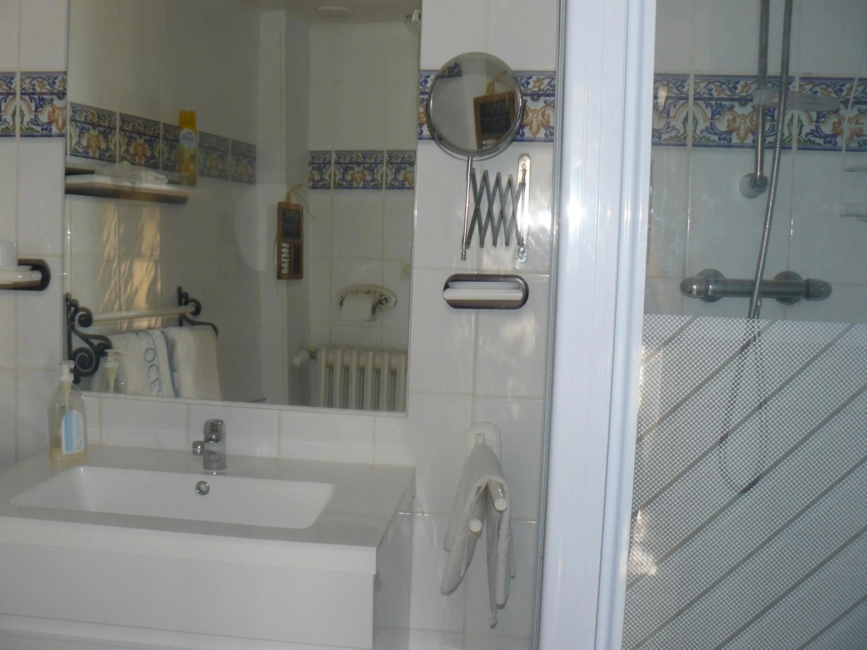 Bathroom in Chambres d'Hôtes & Gites Pouget