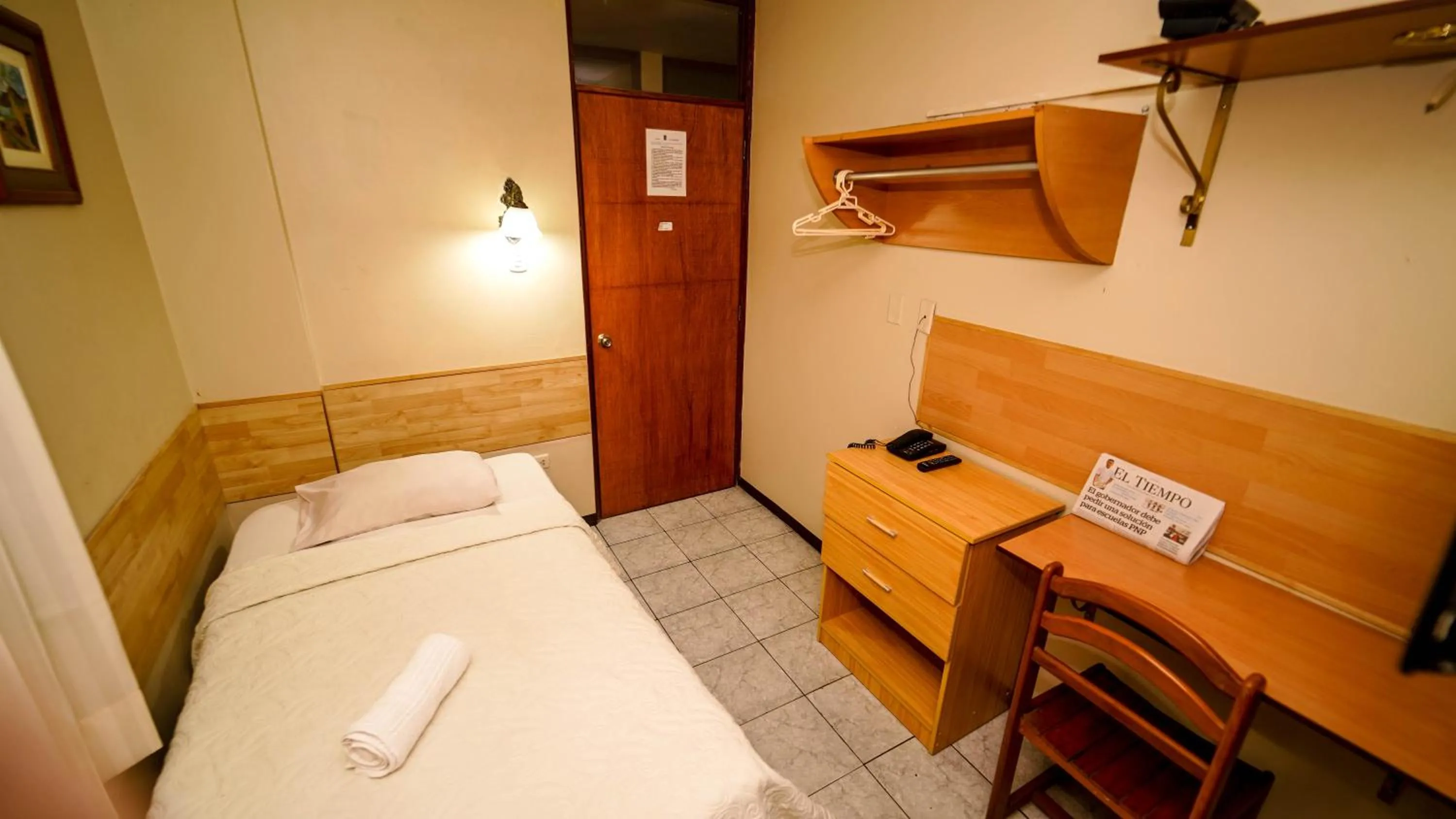 Bedroom, Bed in Hotel La Coruña