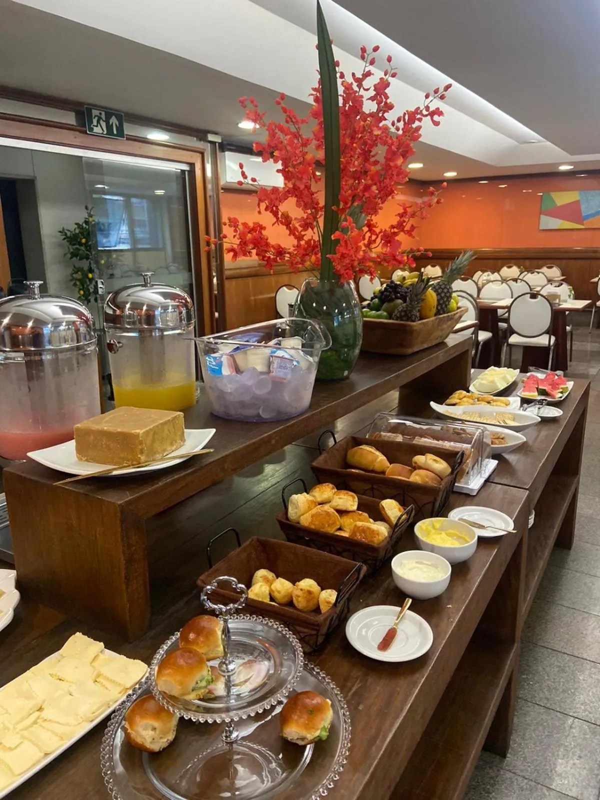 Buffet breakfast in Hotel Oscar Gold Savassi