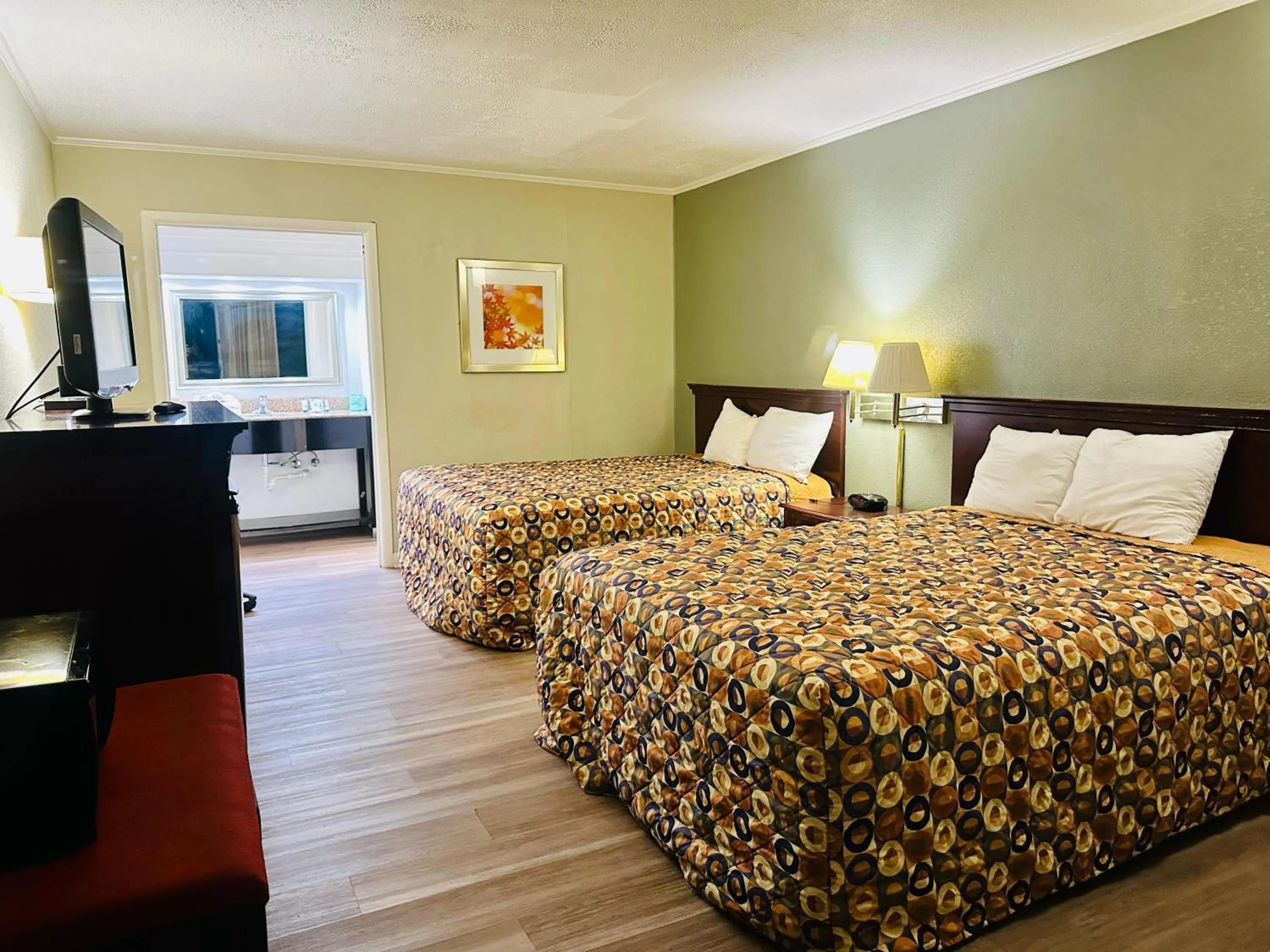 Photo of the whole room, Bed in Astoria Hotel North