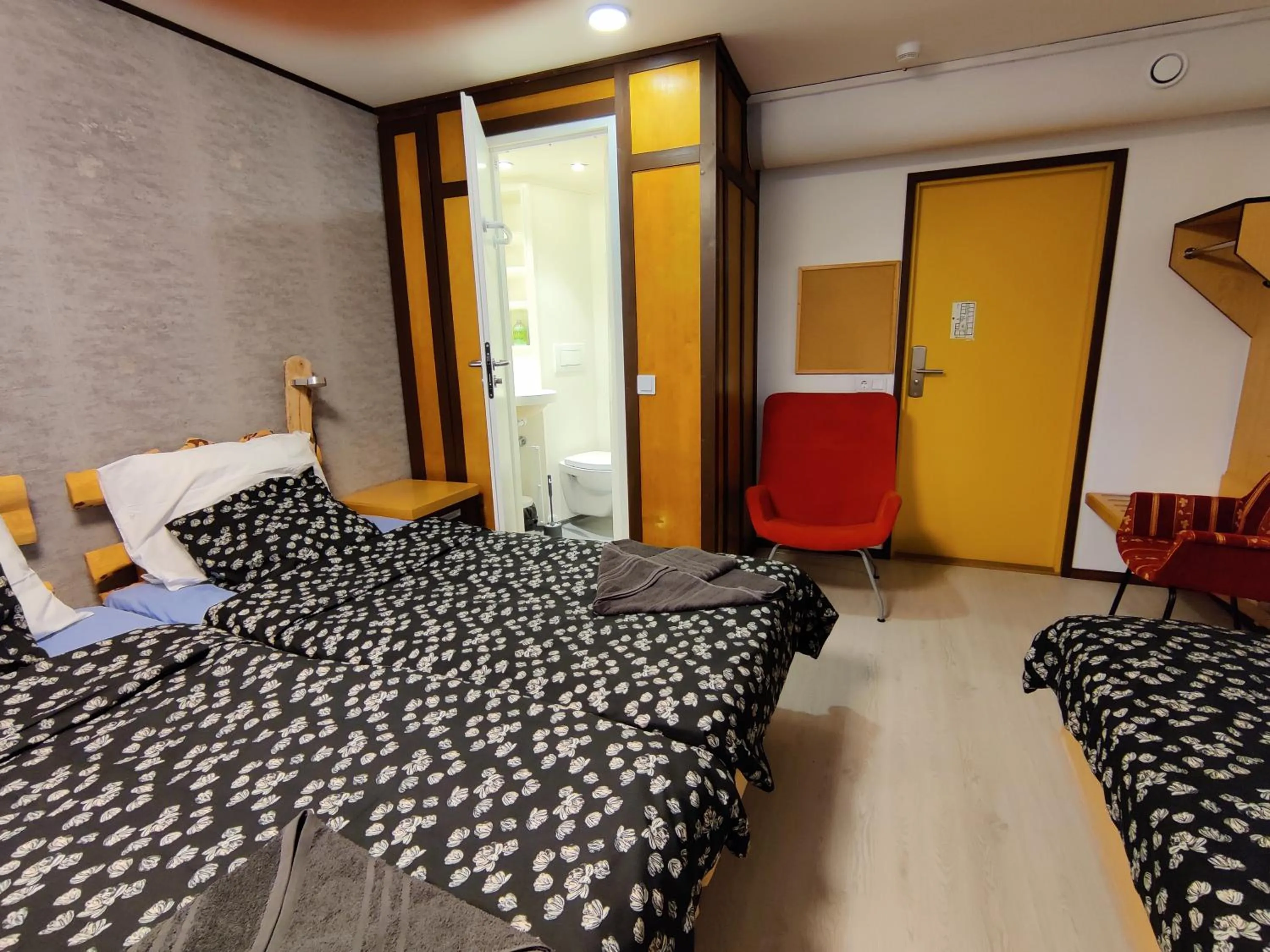 Bed in Jaala Hotel Guesthouse