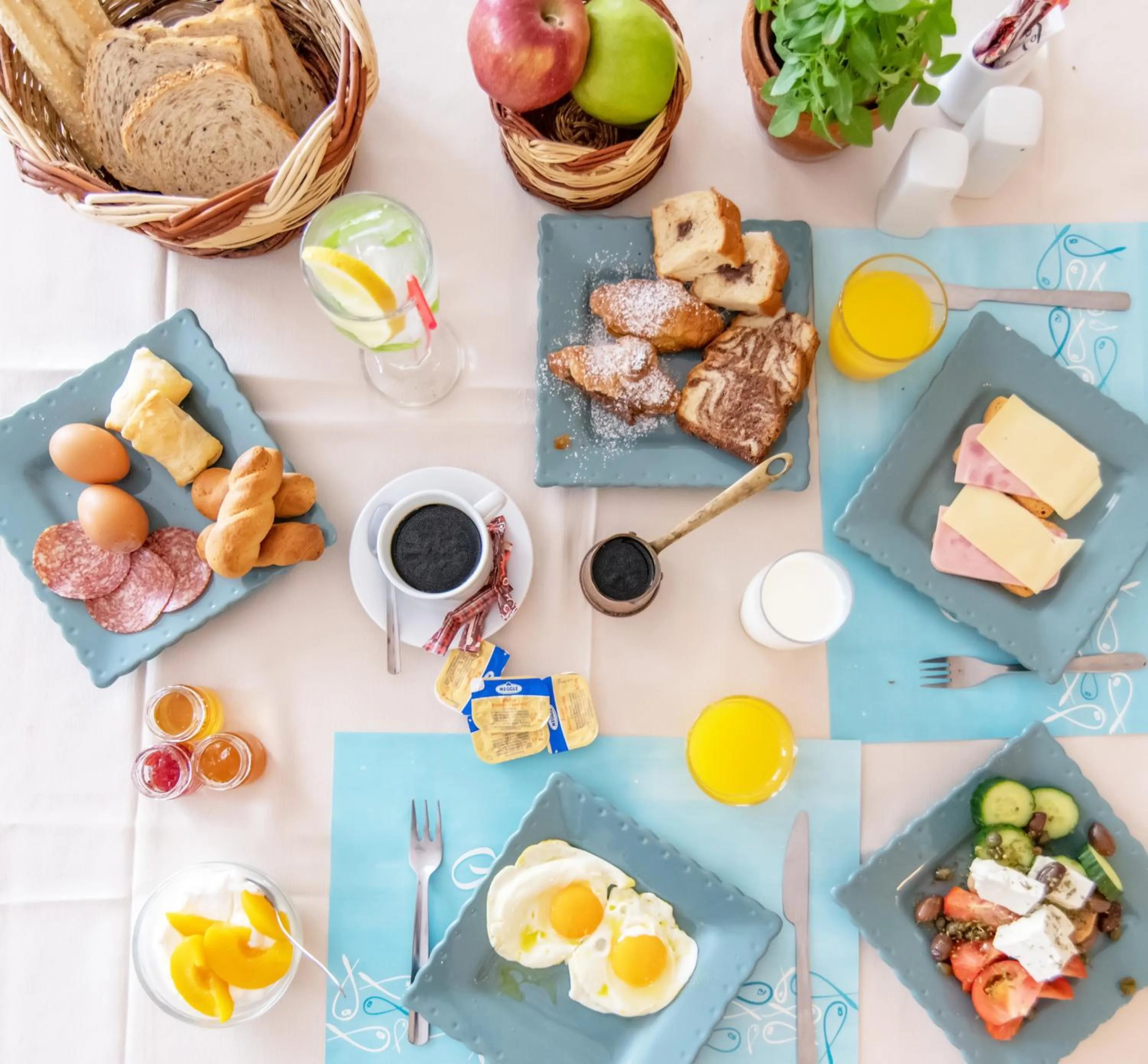 Food in Agali bay hotel