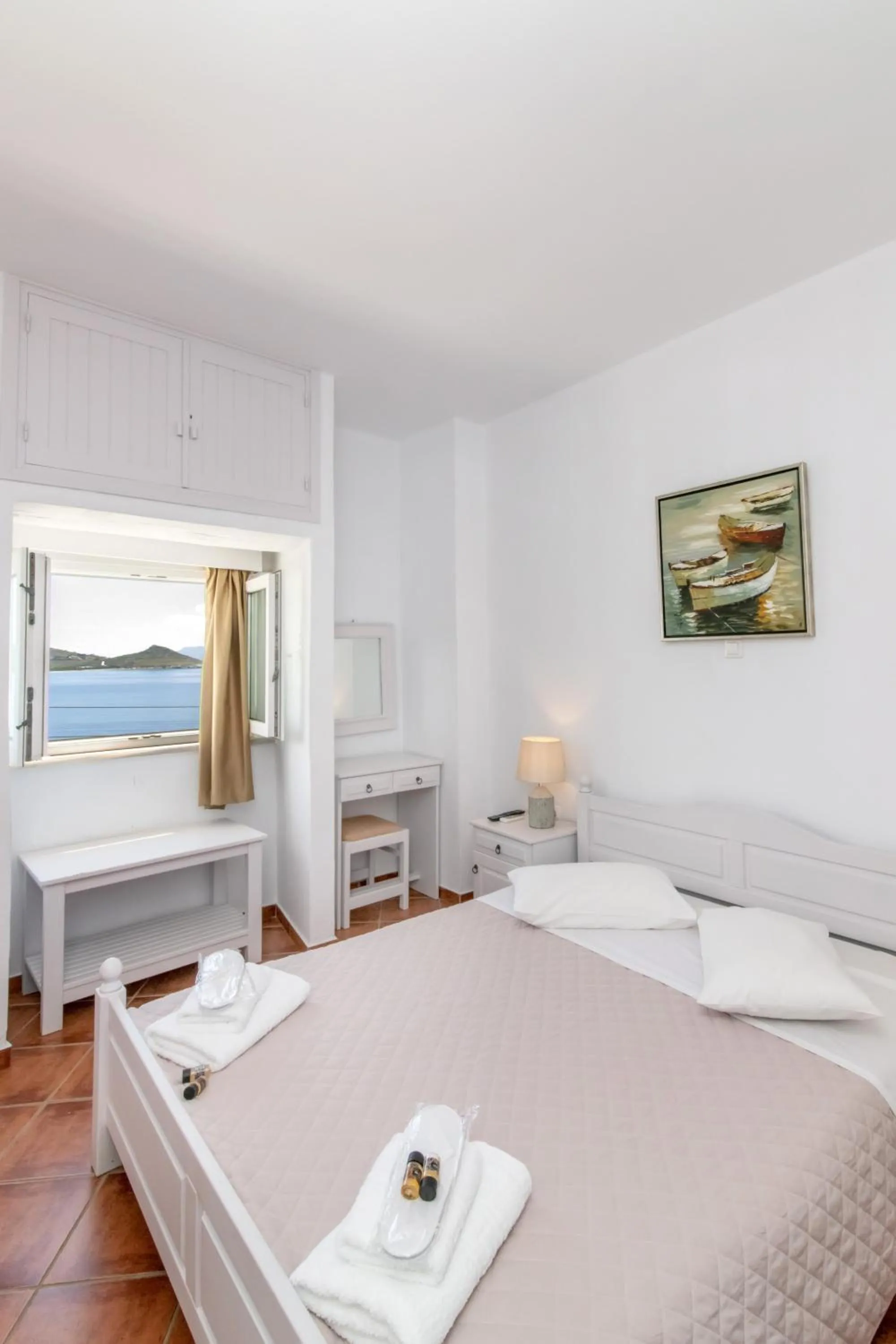 Bedroom, Bed in Agali bay hotel