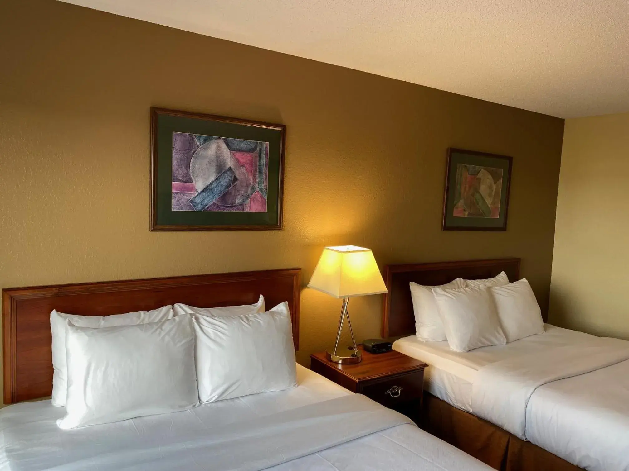 Bed in Comfort Inn & Suites Morton - Peoria Bed in Comfort Inn & Suites Morton - Peoria