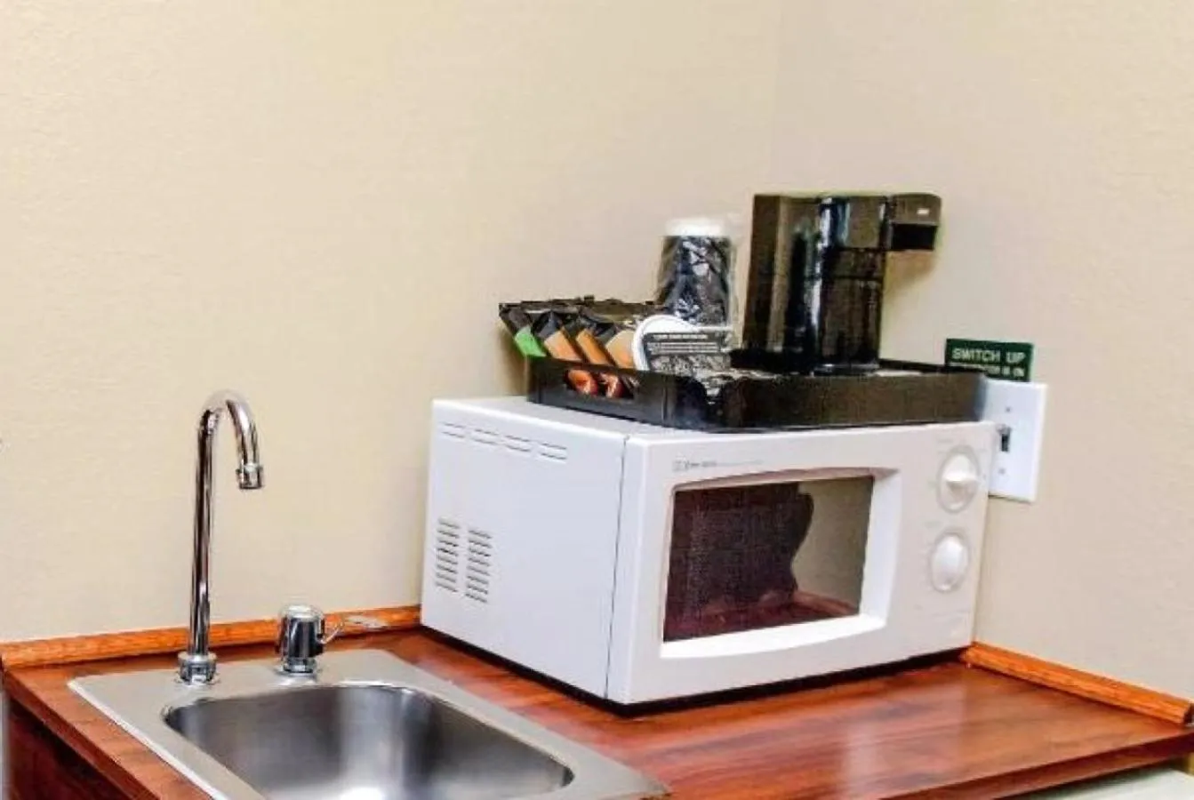 Coffee/tea facilities in Comfort Inn & Suites Morton - Peoria