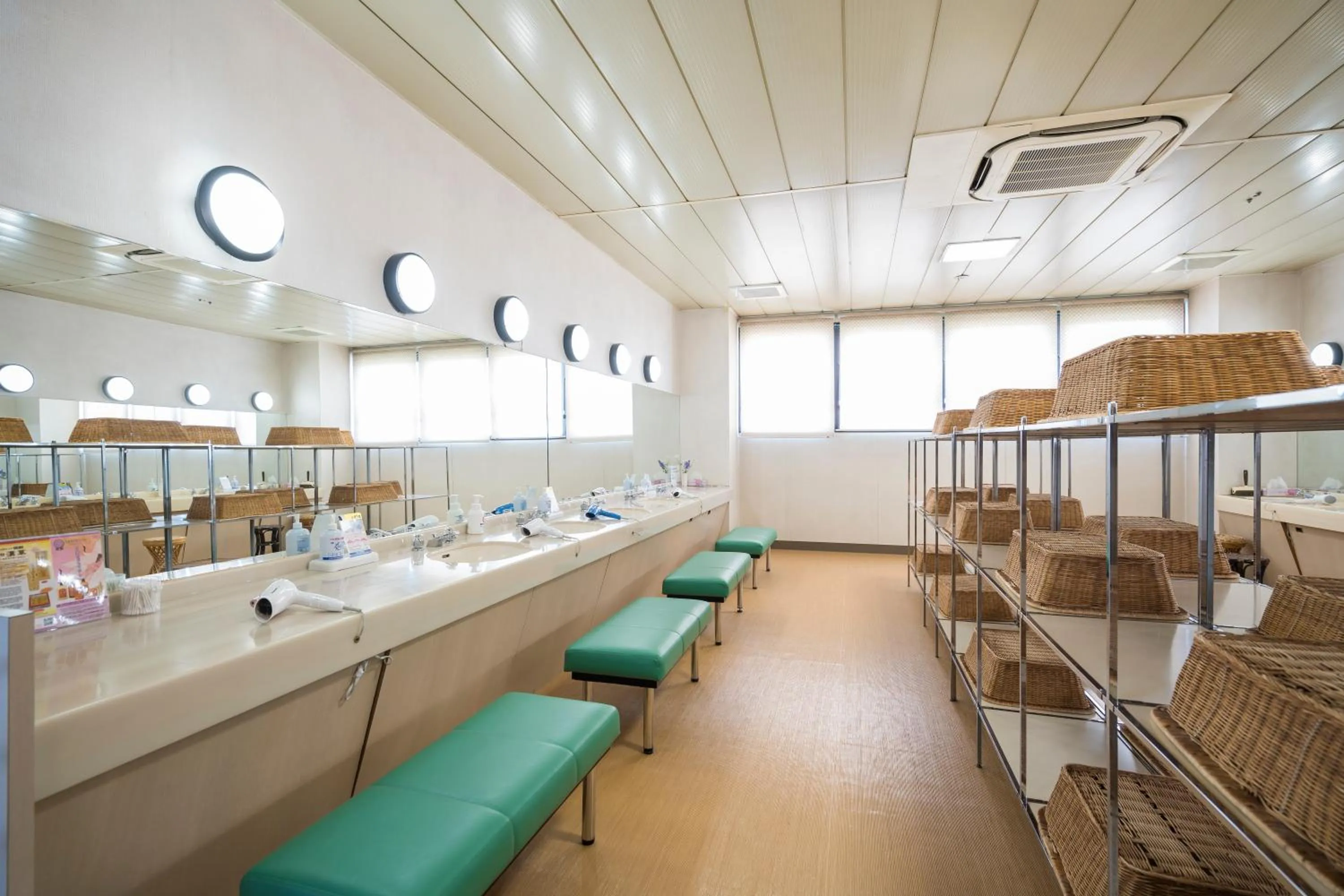 Hot Spring Bath in Hotel Ryutouen