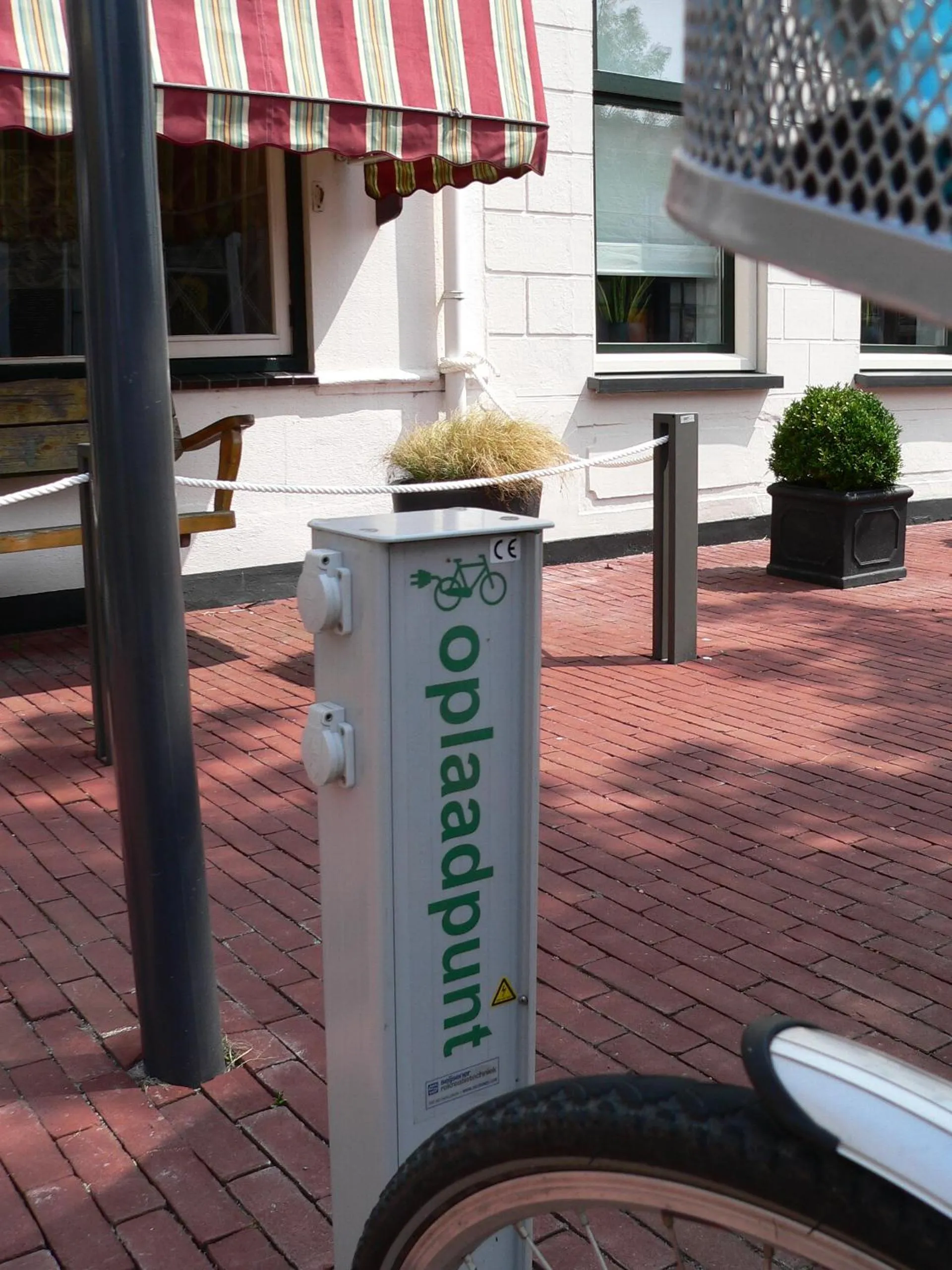 Cycling in Hotel Café Restaurant "De Kroon"