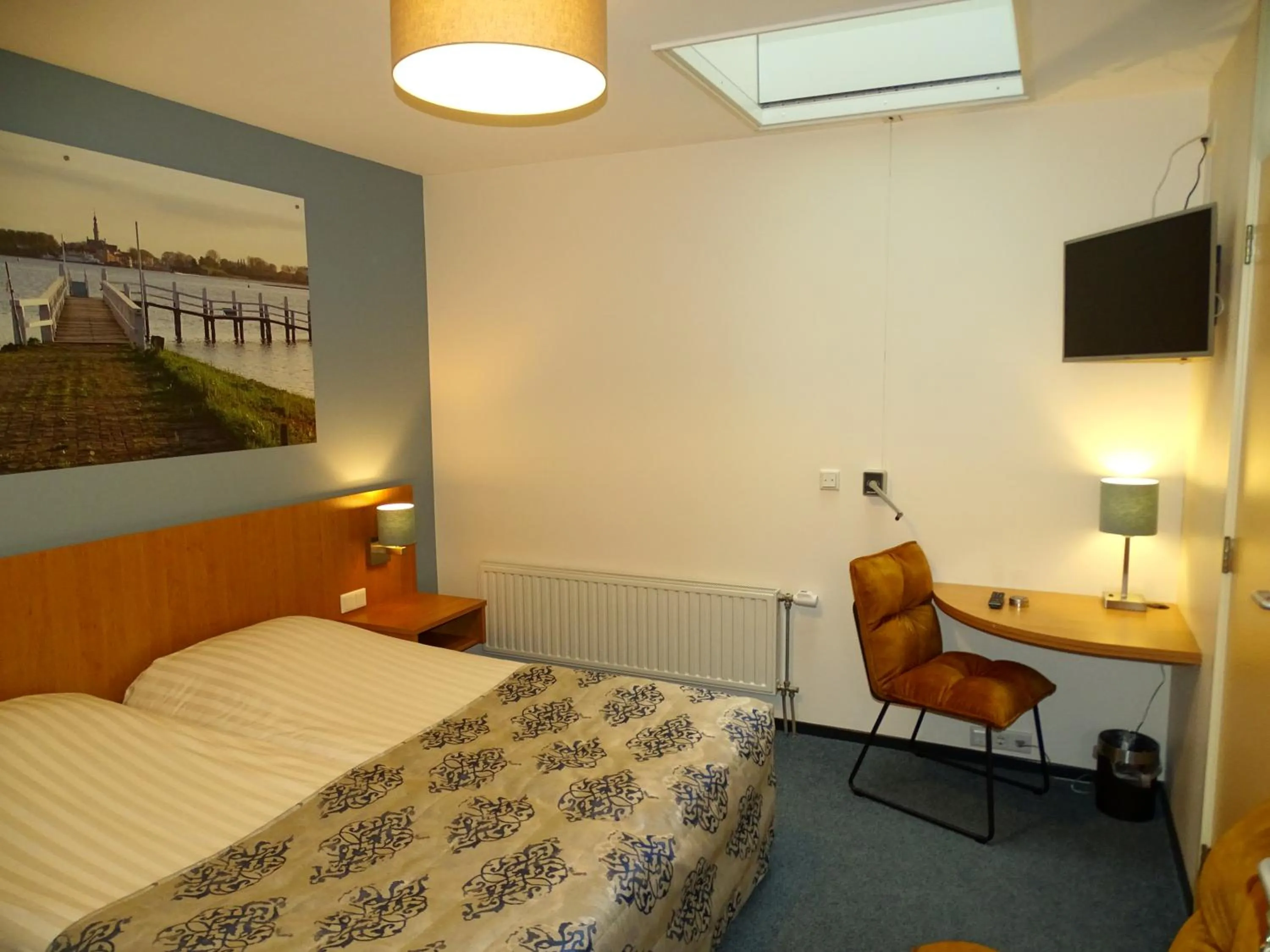 Guests, Bed in Hotel Café Restaurant "De Kroon"