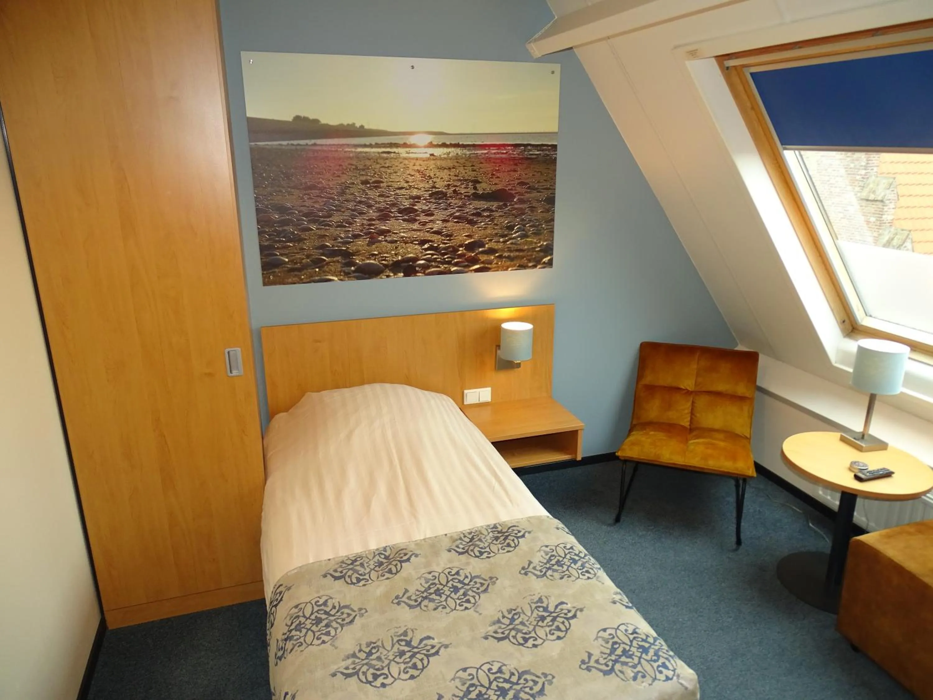 Guests, Bed in Hotel Café Restaurant "De Kroon"