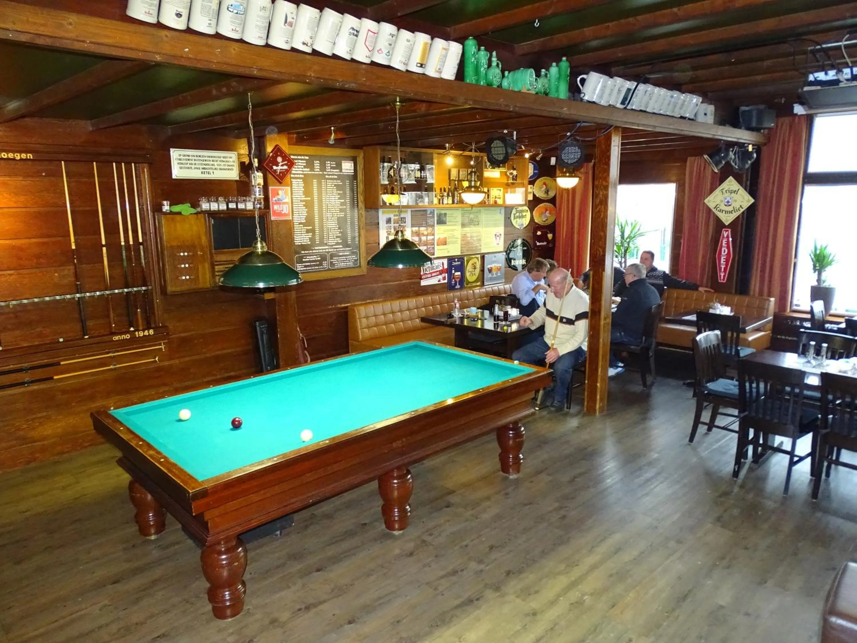 Lounge or bar in Hotel Café Restaurant "De Kroon"