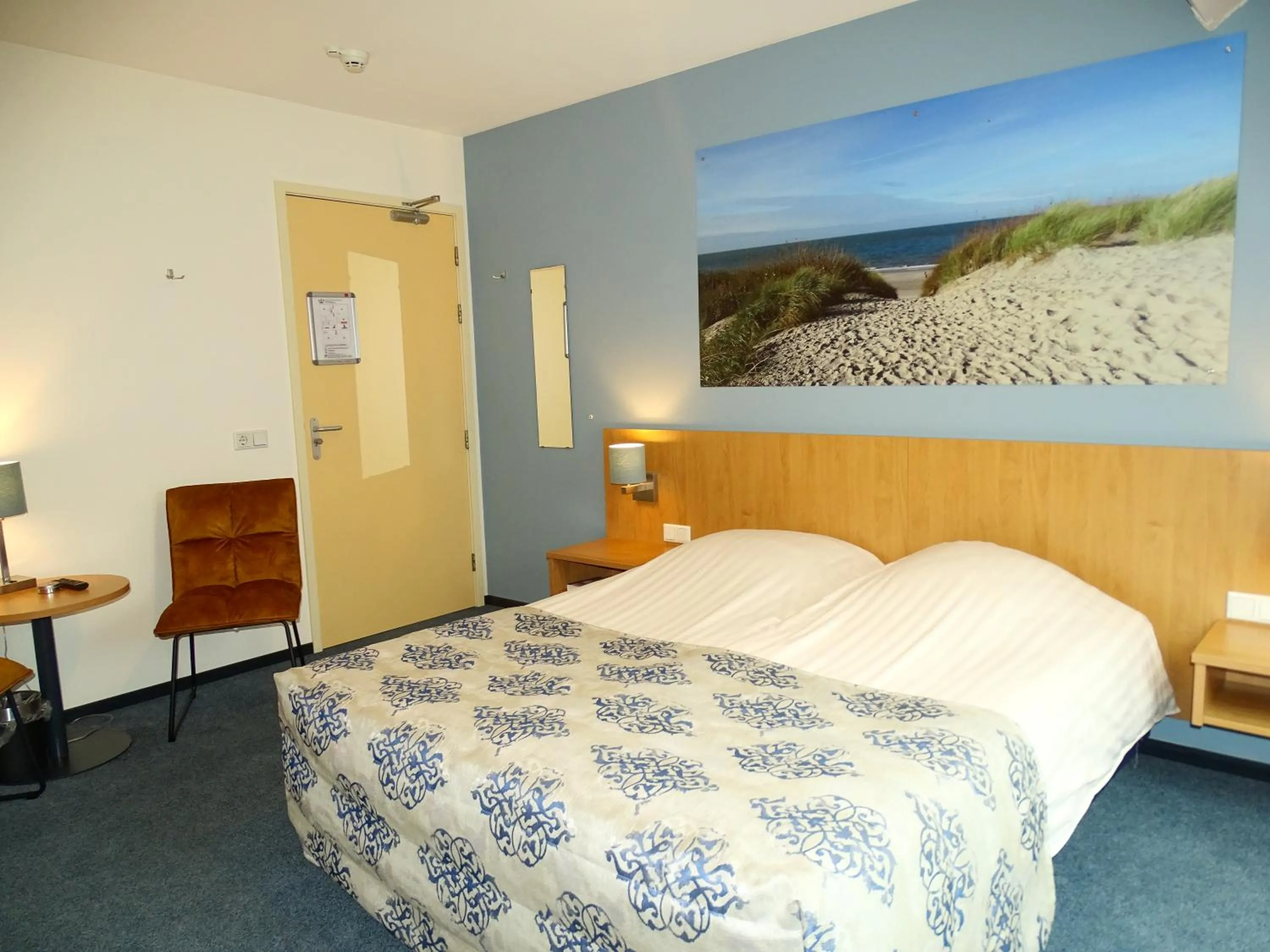 Guests, Bed in Hotel Café Restaurant "De Kroon"