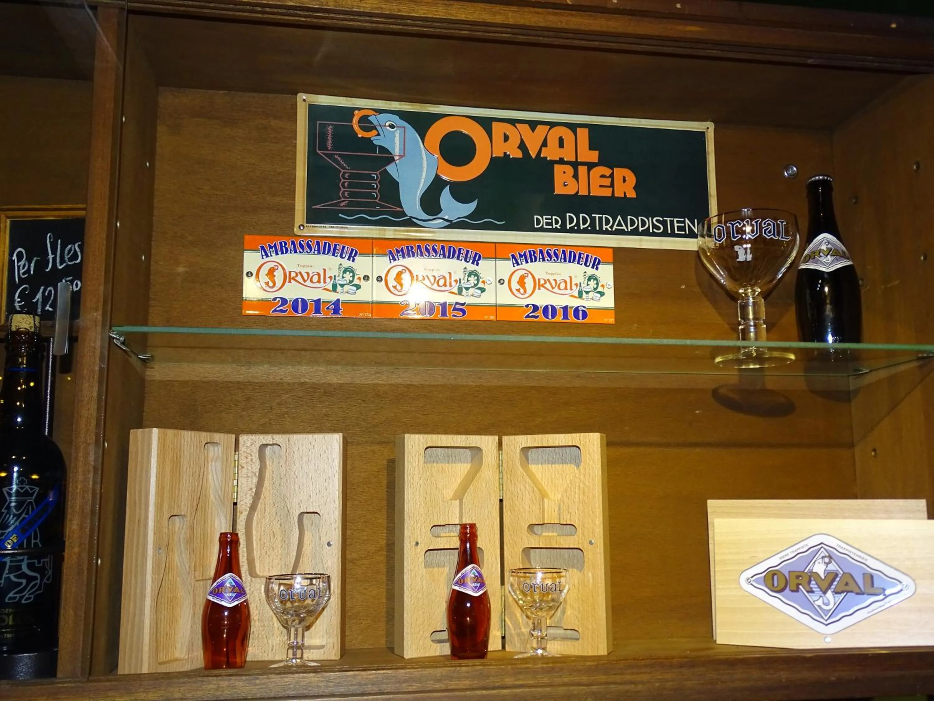 Alcoholic drinks in Hotel Café Restaurant "De Kroon"