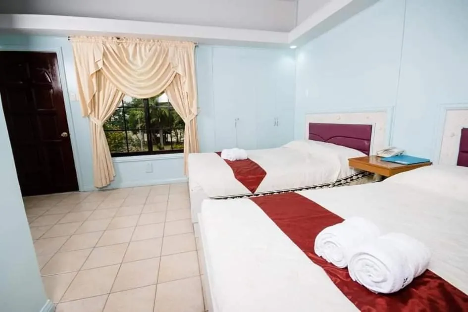 Bedroom, Bed in San Remigio Beach Club