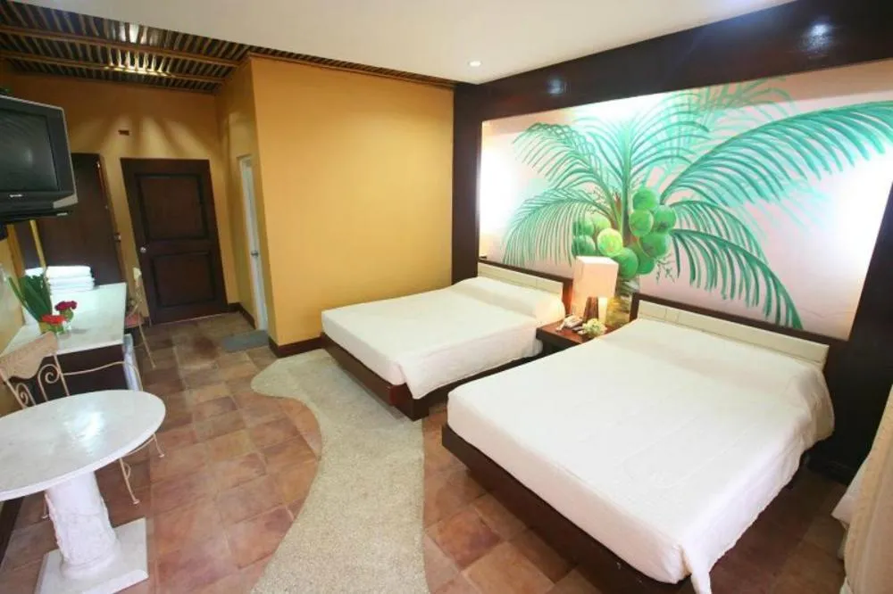 Bedroom, Bed in San Remigio Beach Club