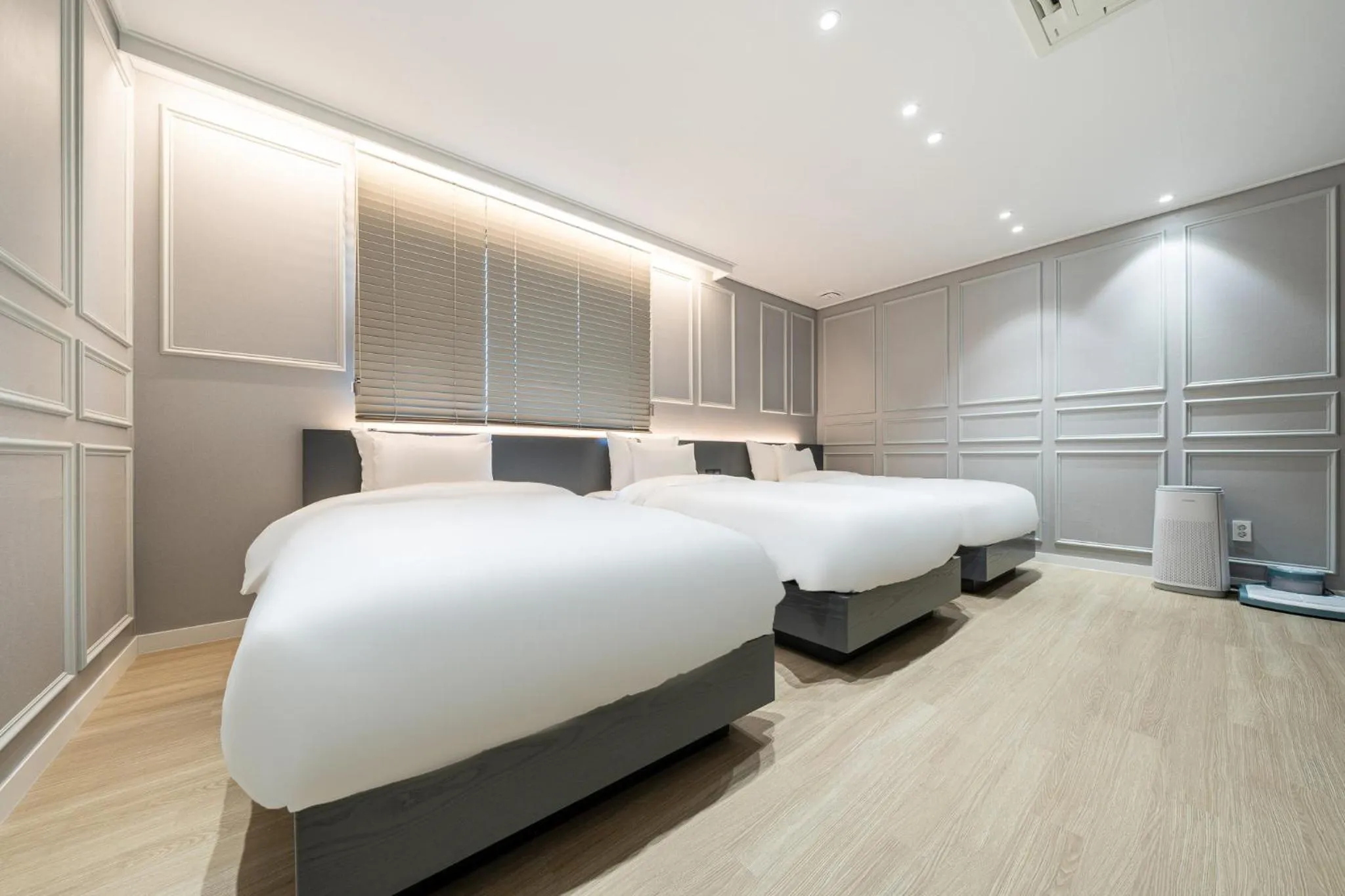 Photo of the whole room, Bed in Hound Hotel Mokpo Peace Plaza