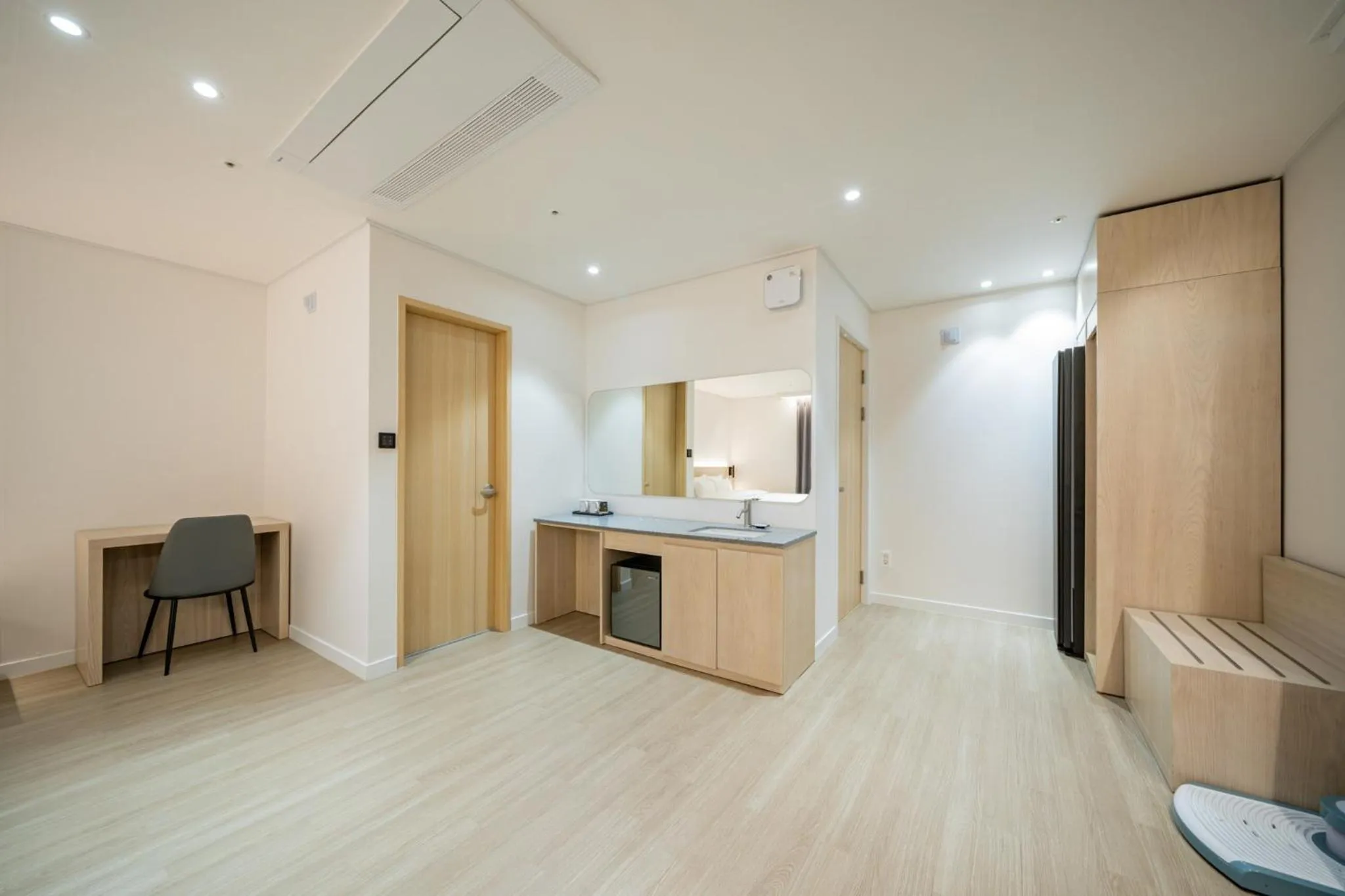 Kitchen or kitchenette in Hound Hotel Mokpo Peace Plaza