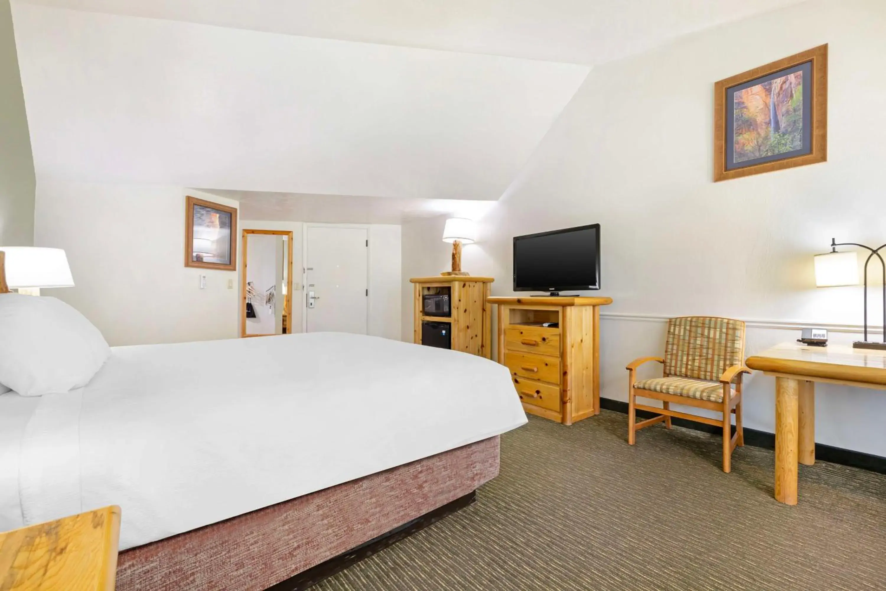 Bedroom, Bed in Best Western East Zion Thunderbird Lodge Bedroom, Bed in Best Western East Zion Thunderbird Lodge