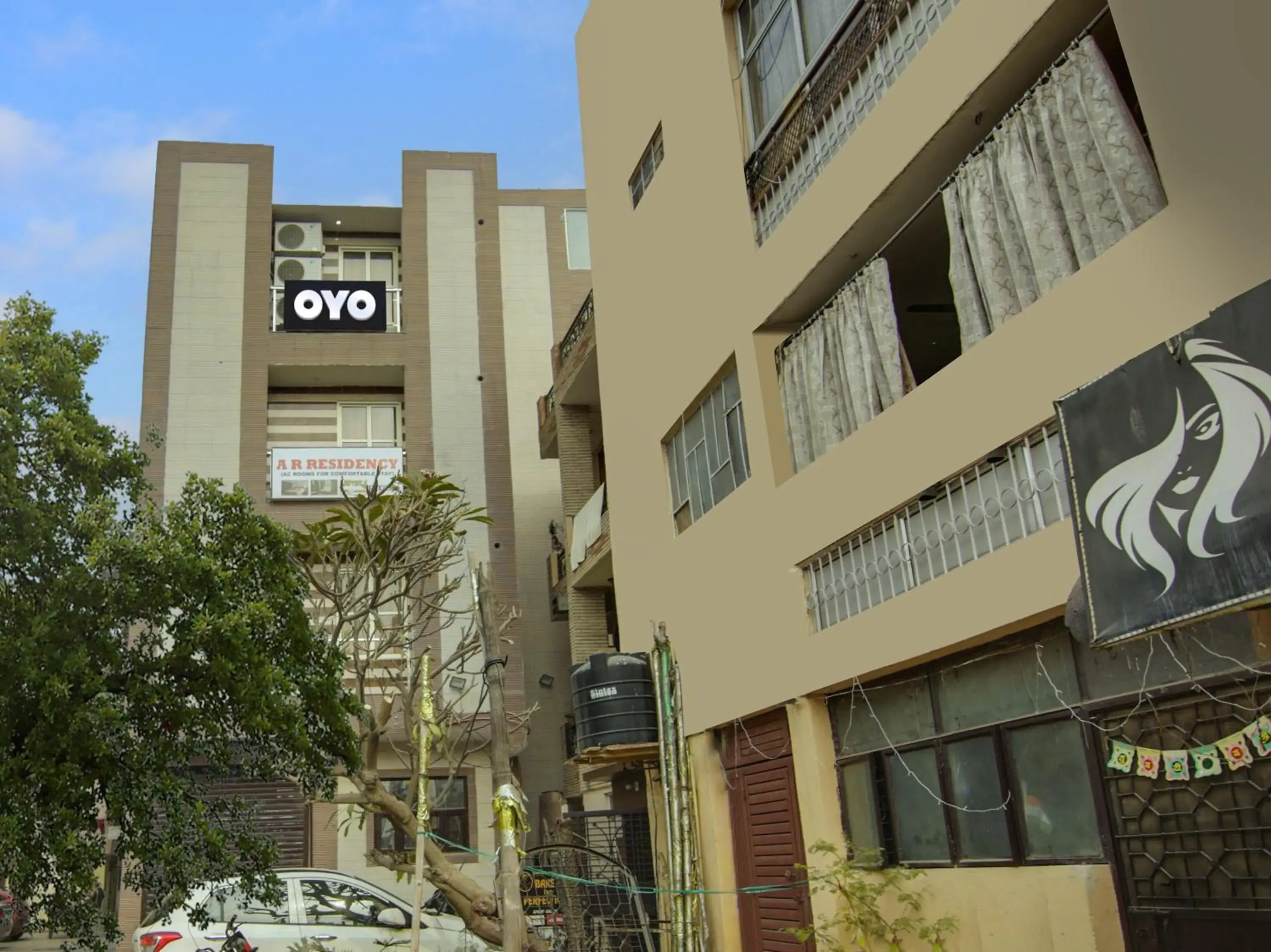 Facade/entrance in Hotel O AR Residency Facade/entrance in Hotel O AR Residency