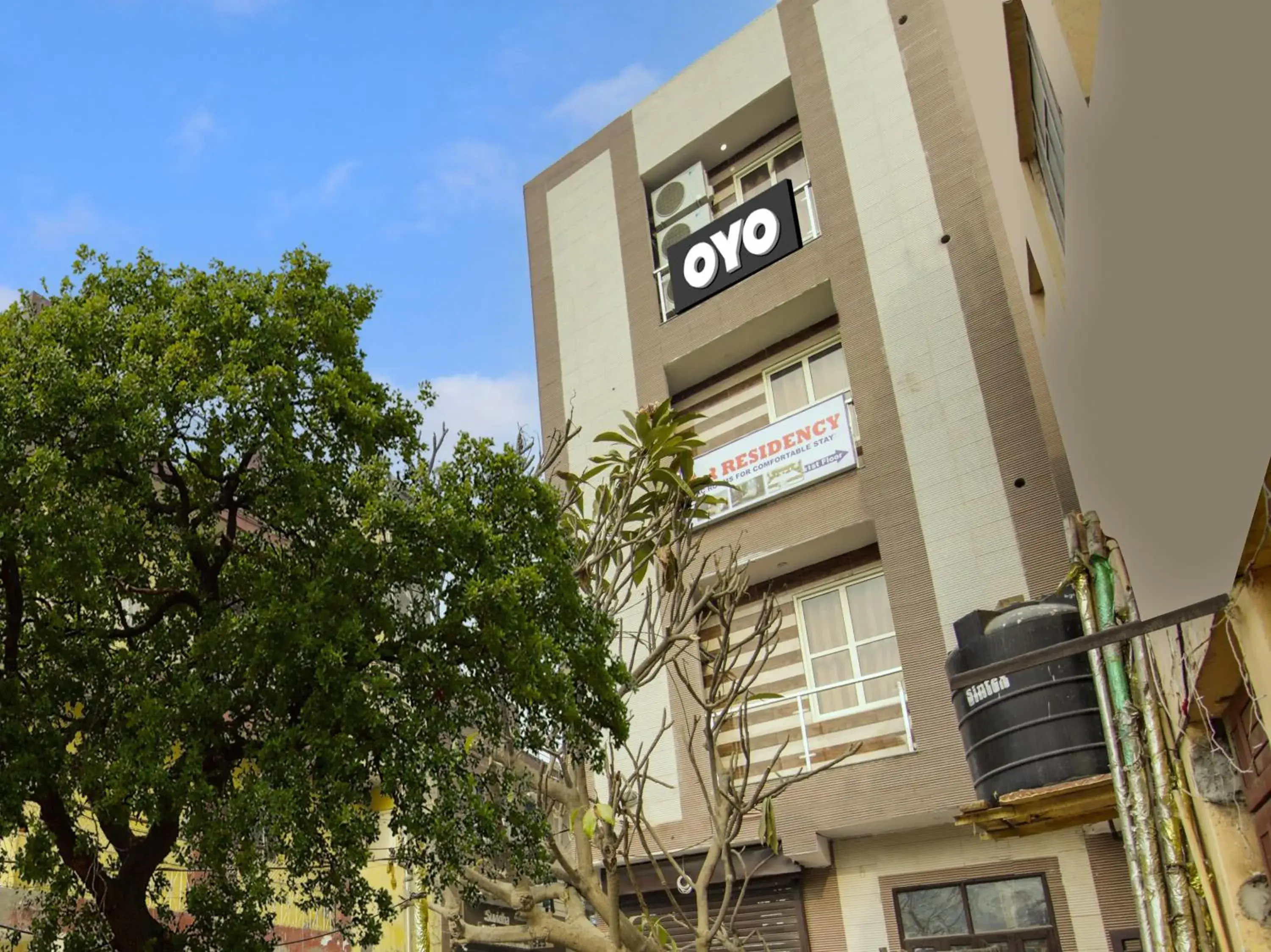 Facade/entrance in Hotel O AR Residency Facade/entrance in Hotel O AR Residency