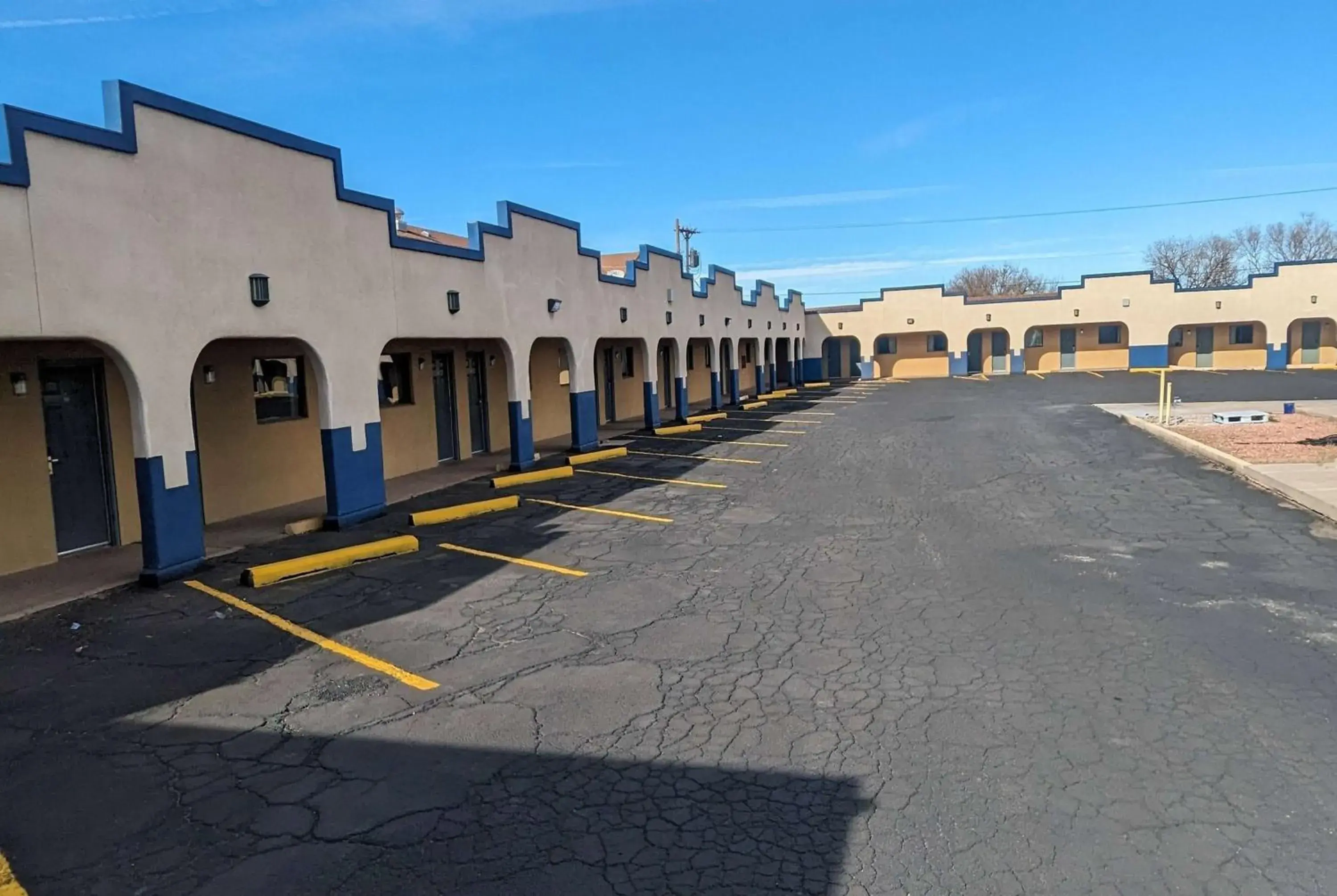 Property building in Travelodge by Wyndham Clovis Property building in Travelodge by Wyndham Clovis