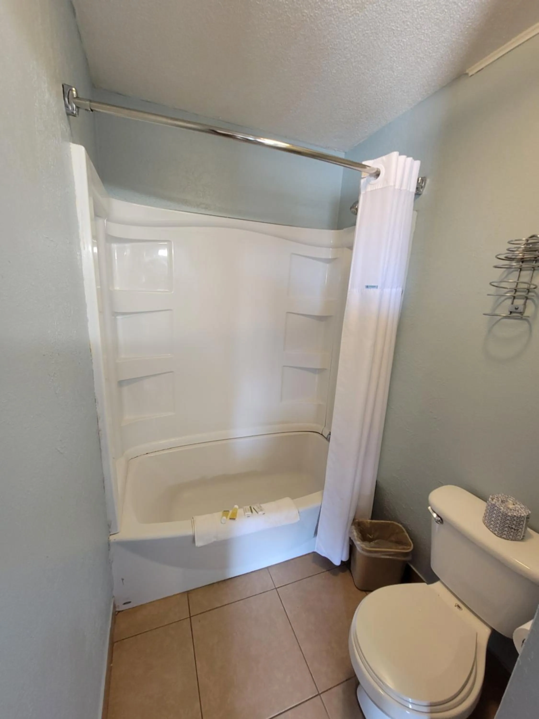 Bathroom in Travelodge by Wyndham Clovis