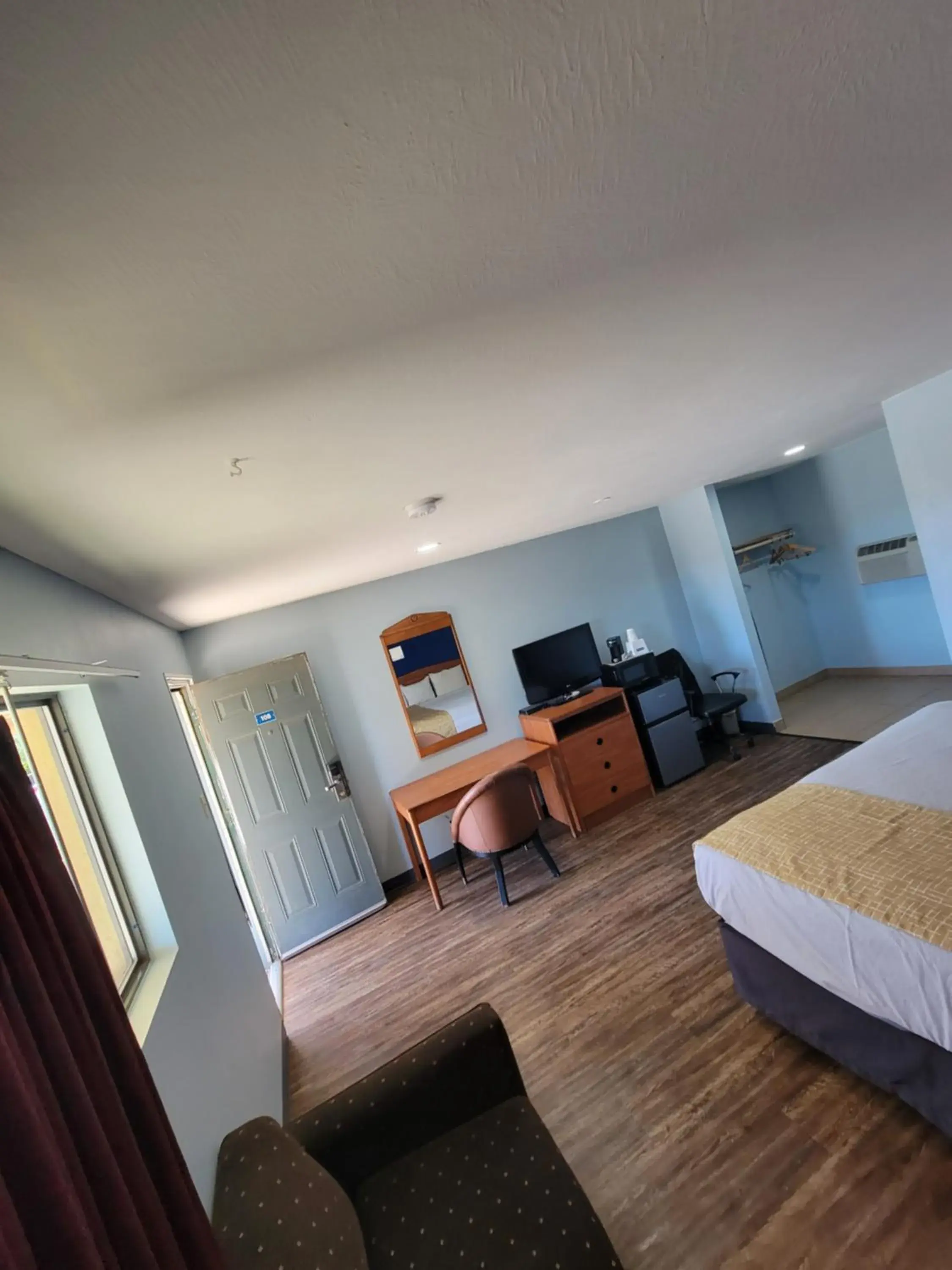 Bedroom, Bed in Travelodge by Wyndham Clovis Bedroom, Bed in Travelodge by Wyndham Clovis