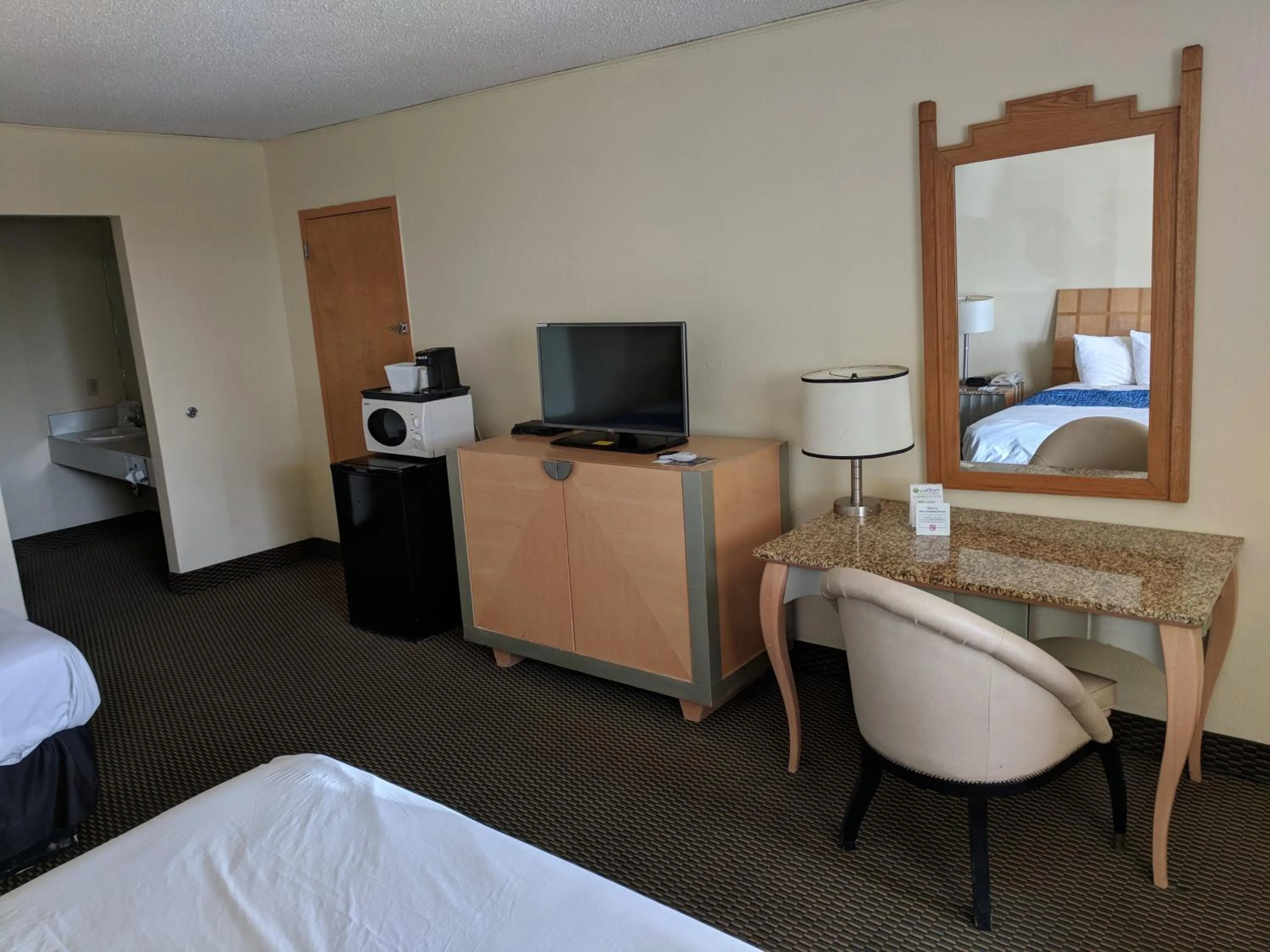 Decorative detail, Bed in Travelodge by Wyndham Clovis