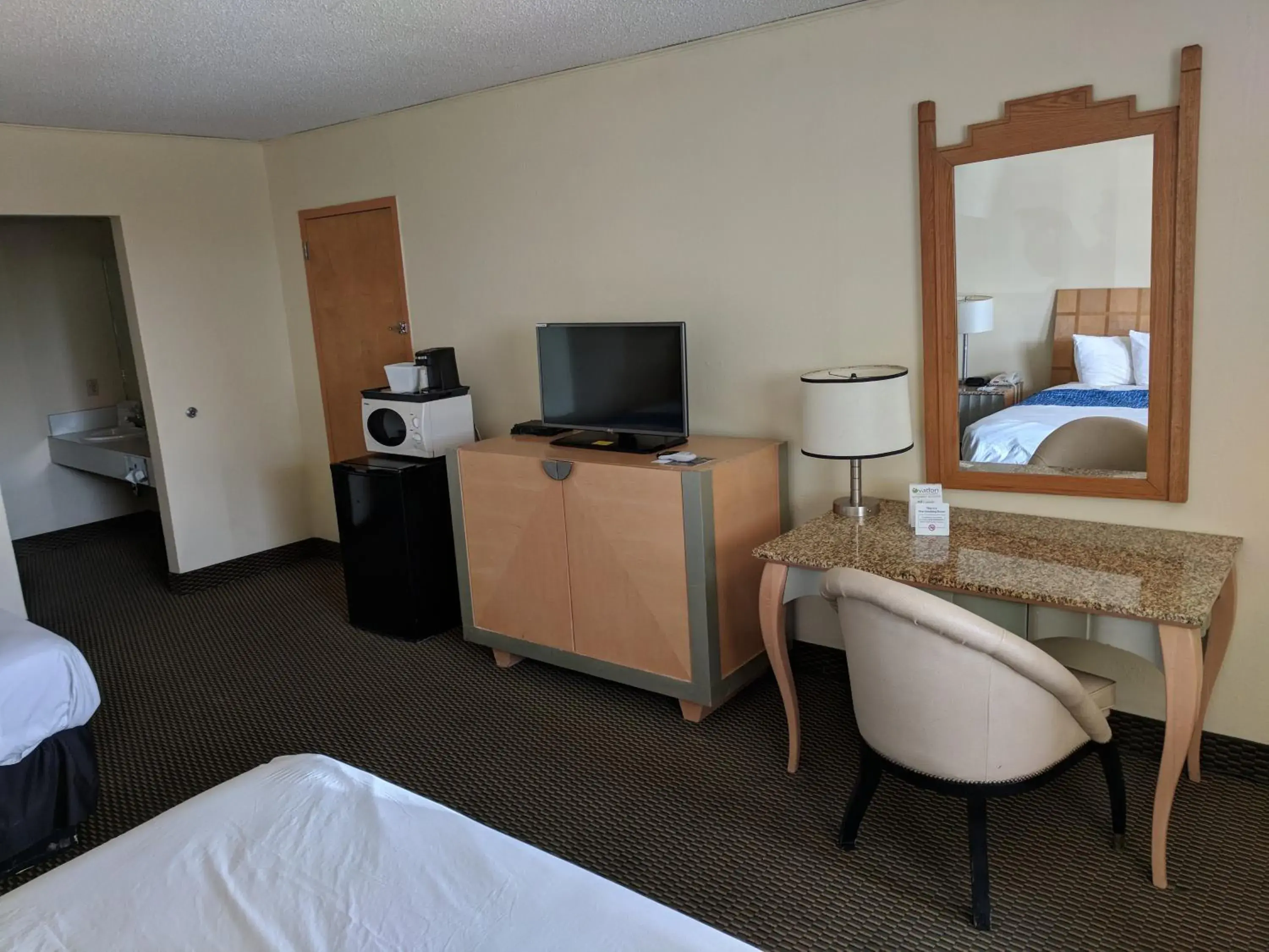 Decorative detail, Bed in Travelodge by Wyndham Clovis Decorative detail, Bed in Travelodge by Wyndham Clovis