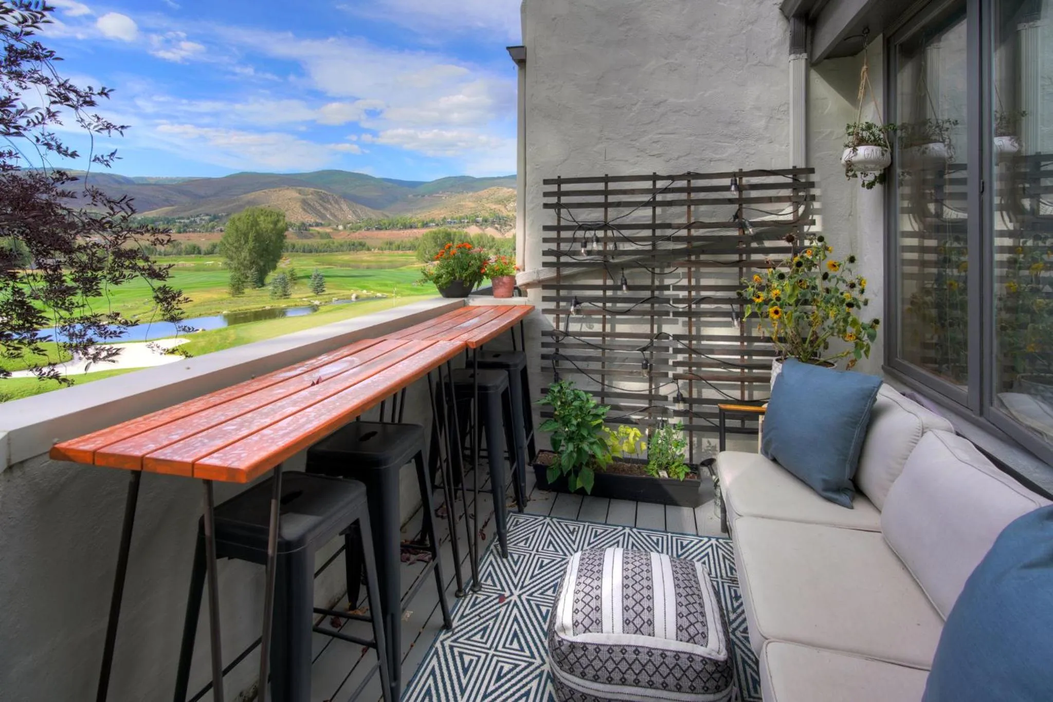 Photo of the whole room in Arrowhead Village at Beaver Creek