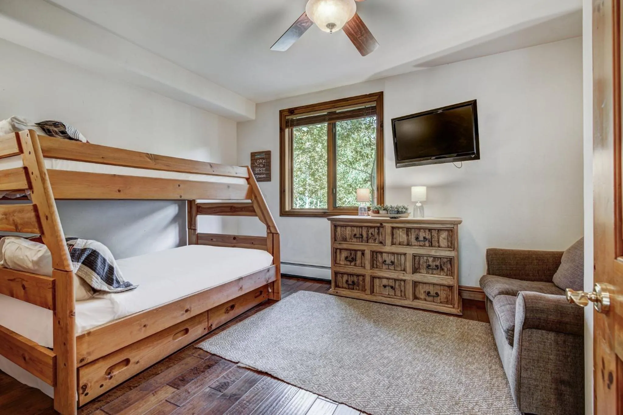 Bedroom, Bed in Arrowhead Village at Beaver Creek