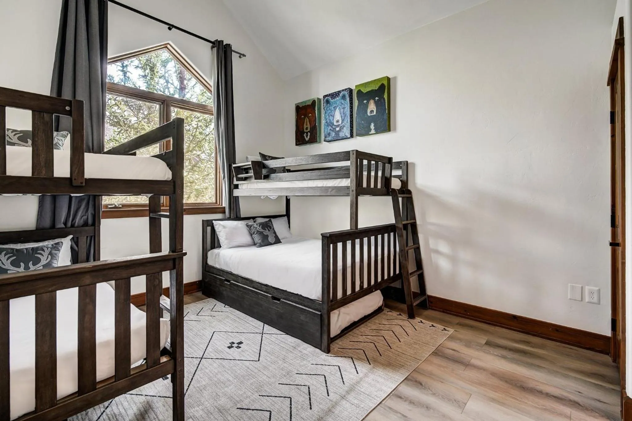 Bedroom, Bed in Arrowhead Village at Beaver Creek