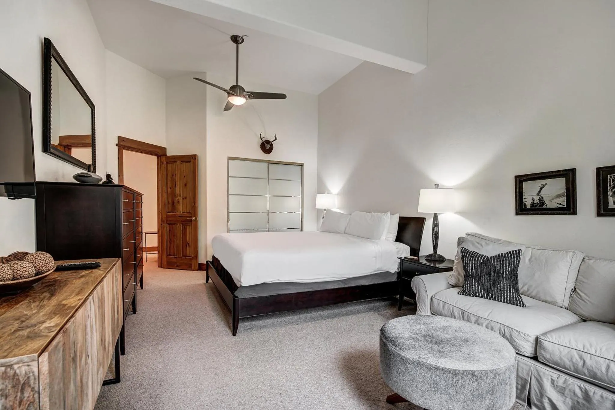 Bedroom, Bed in Arrowhead Village at Beaver Creek