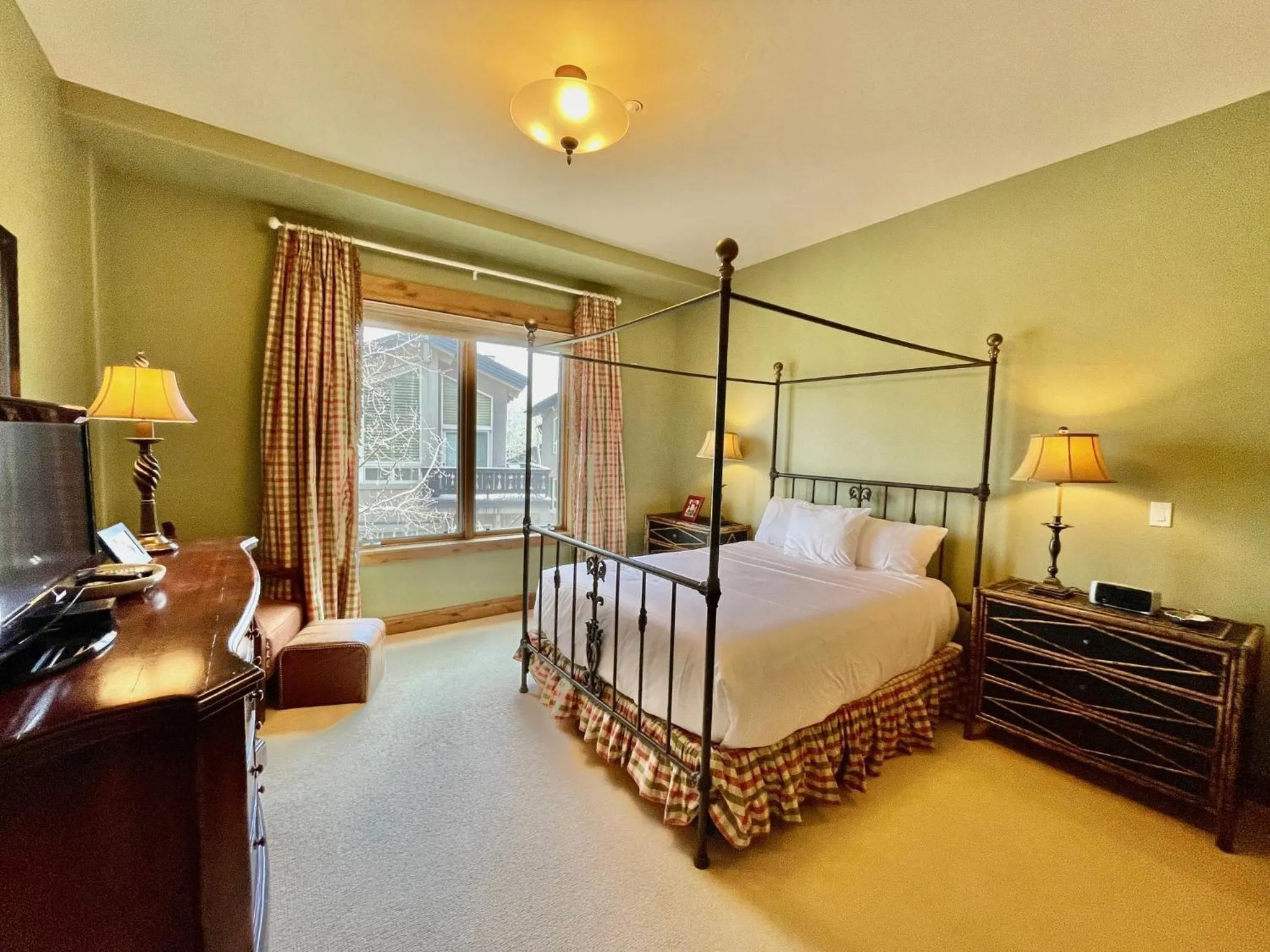 Bedroom, Bed in Arrowhead Village at Beaver Creek