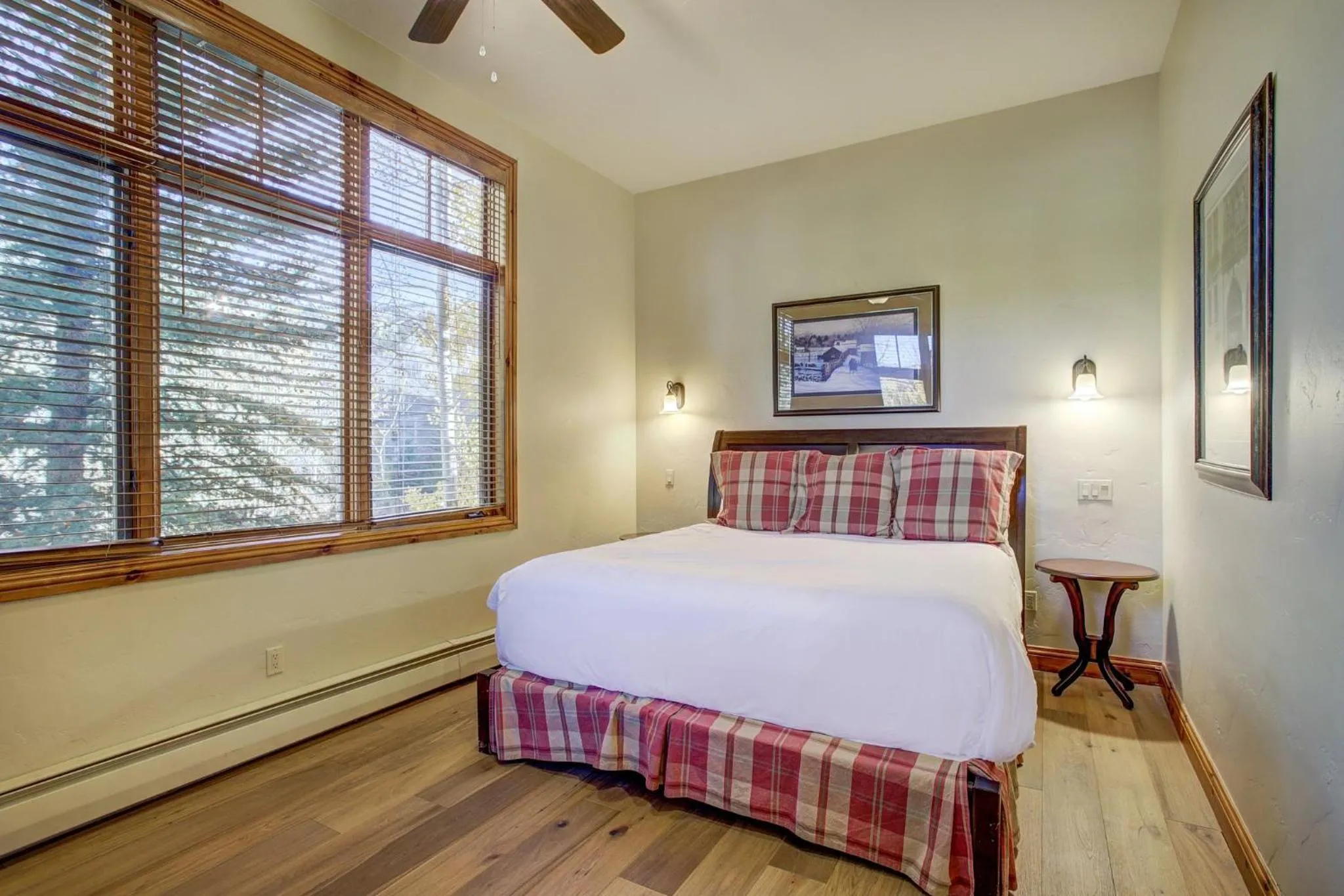 Bedroom, Bed in Arrowhead Village at Beaver Creek