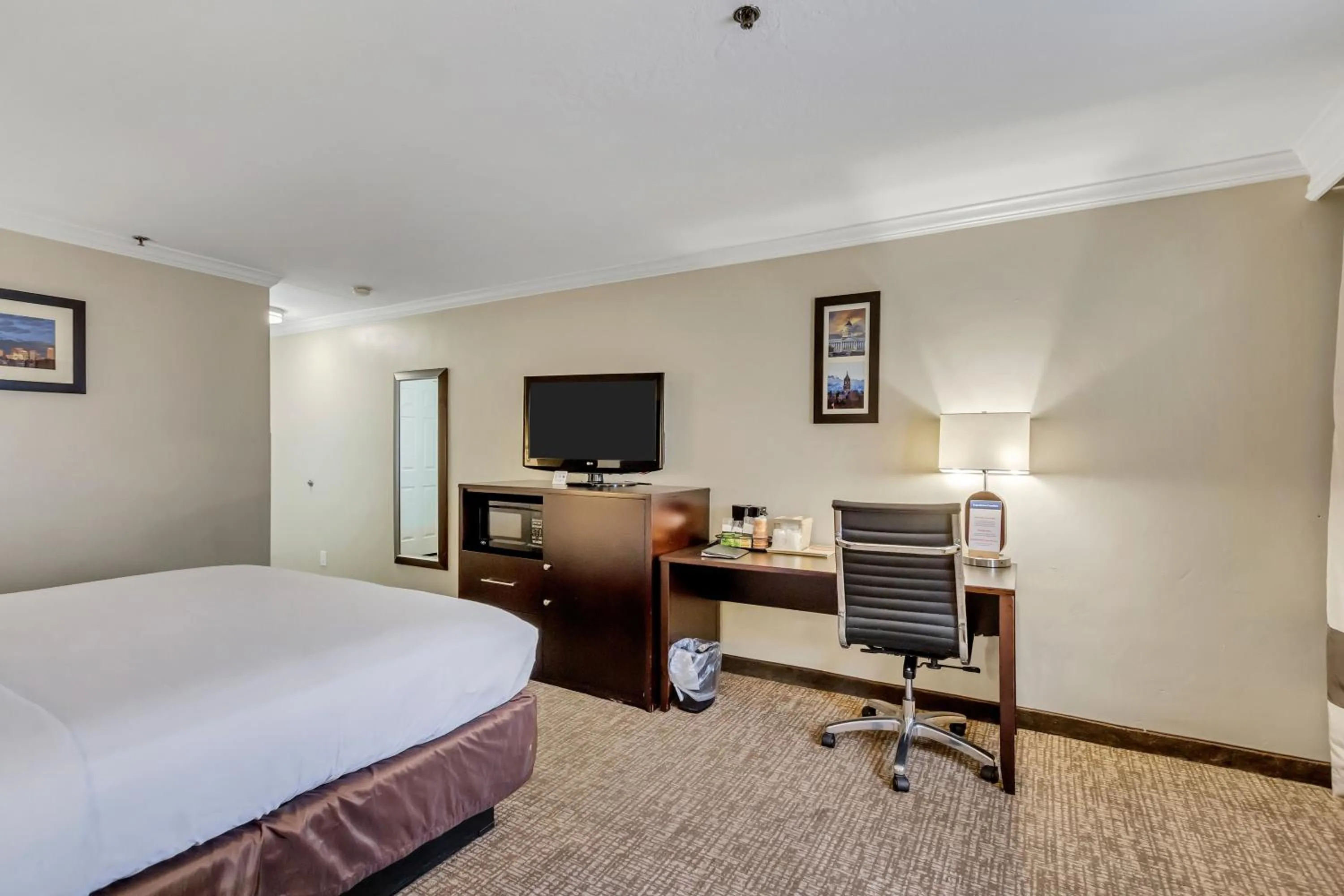 Bed in Comfort Inn Murray – Salt Lake City South