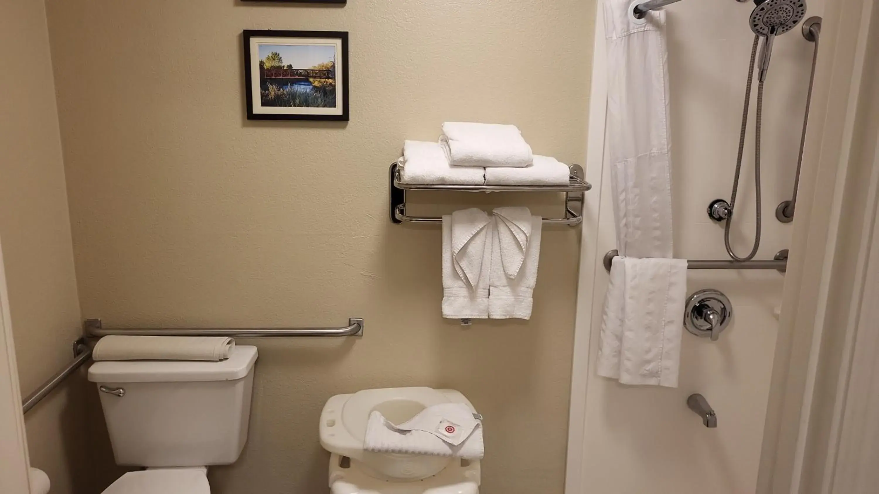King Room - Accessible/Non-Smoking in Comfort Inn Murray – Salt Lake City South King Room - Accessible/Non-Smoking in Comfort Inn Murray – Salt Lake City South