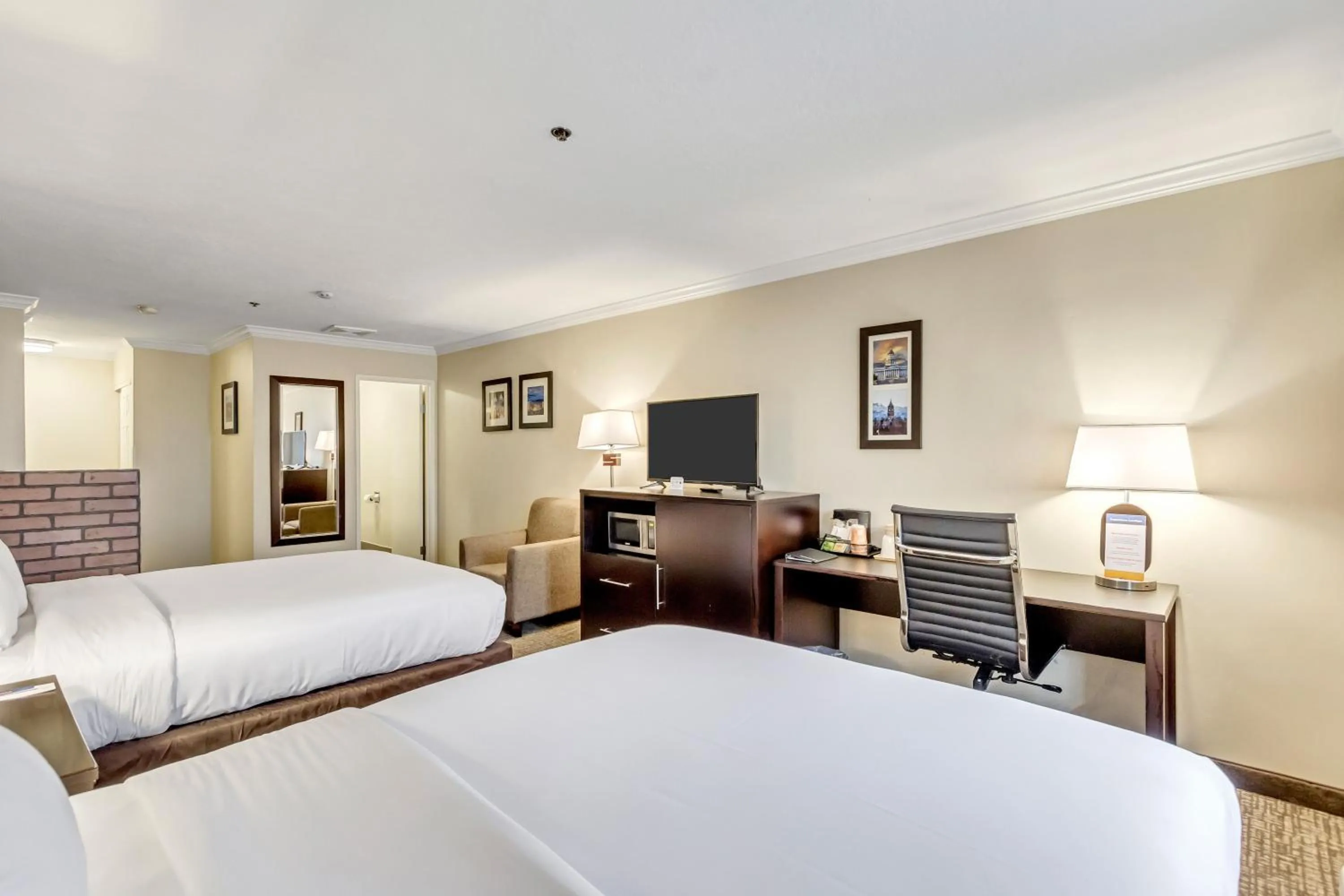 Bed in Comfort Inn Murray – Salt Lake City South