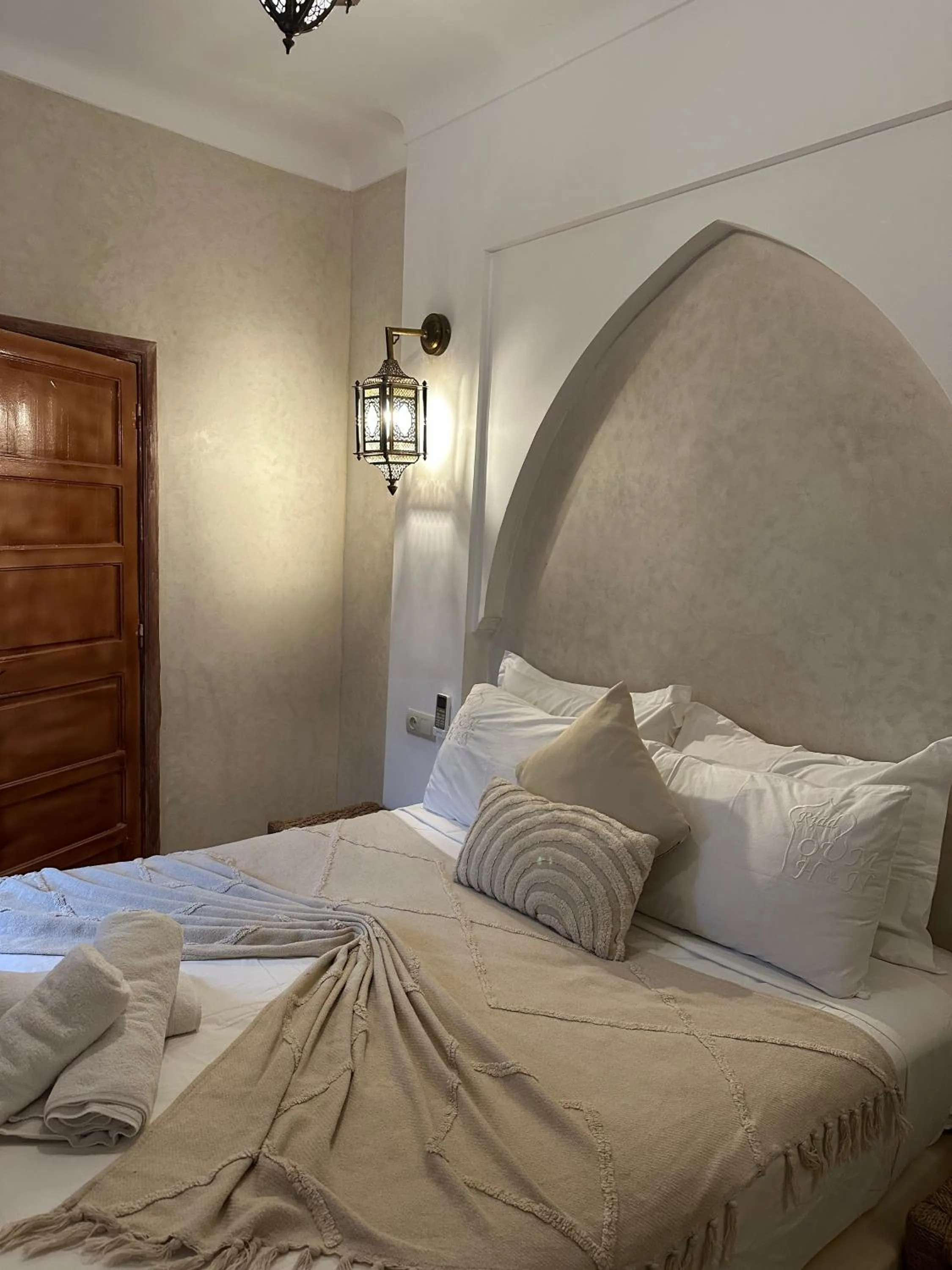 Bed in Riad Oum h&N B&B