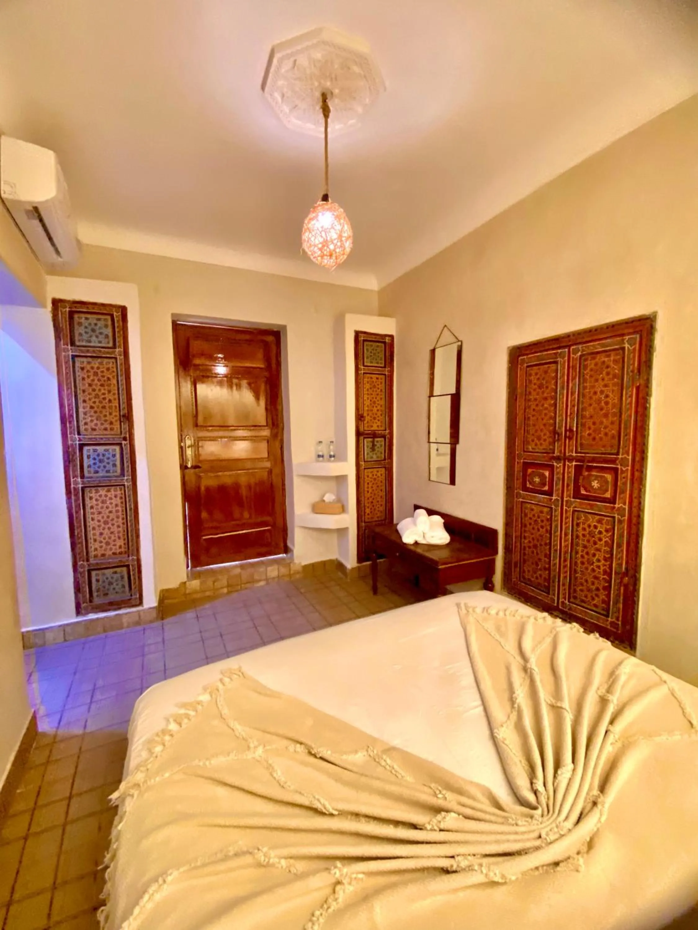 Bed in Riad Oum h&N B&B