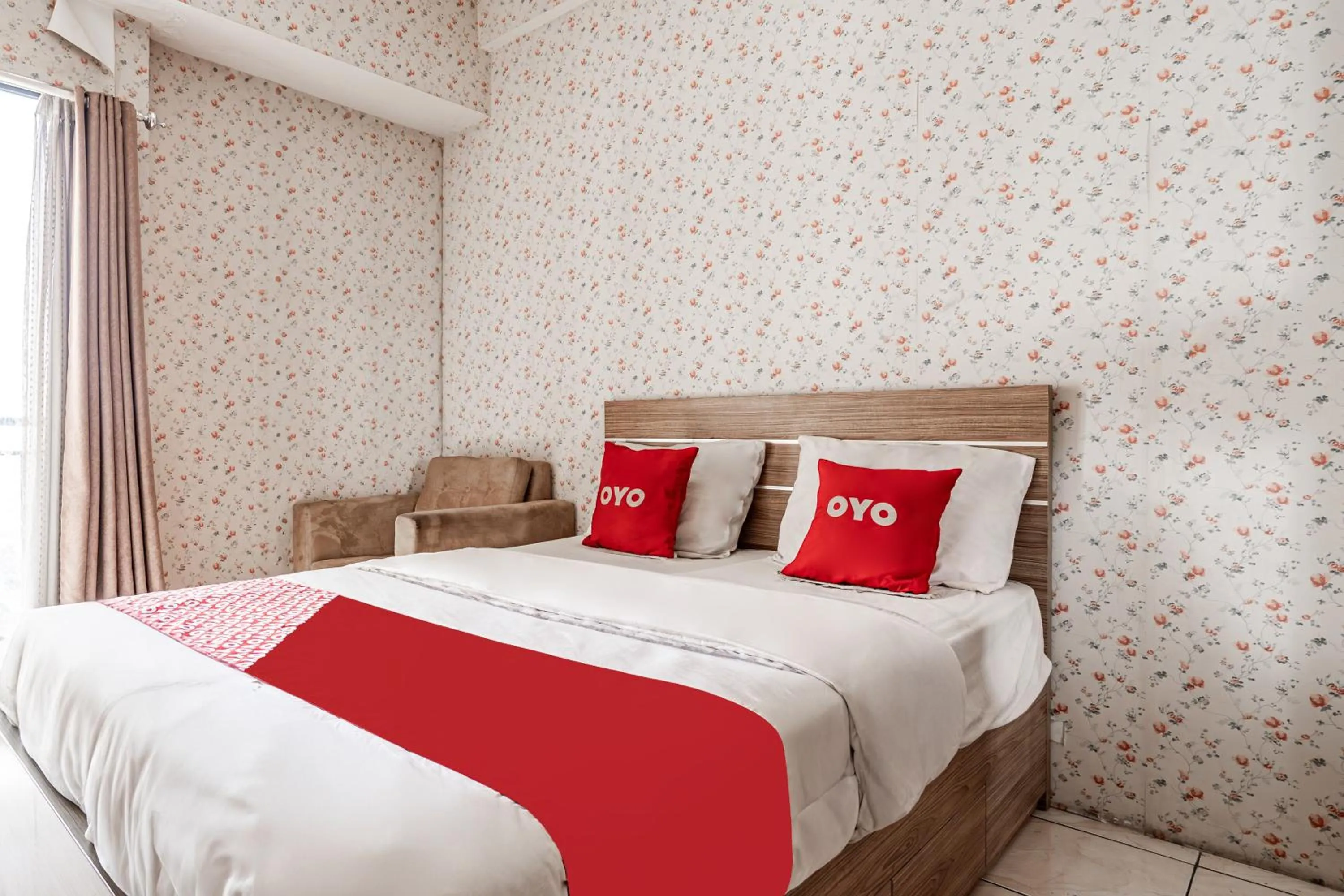 Bedroom, Bed in Hotel O Tamansari Panoramic Apartment By Anwar