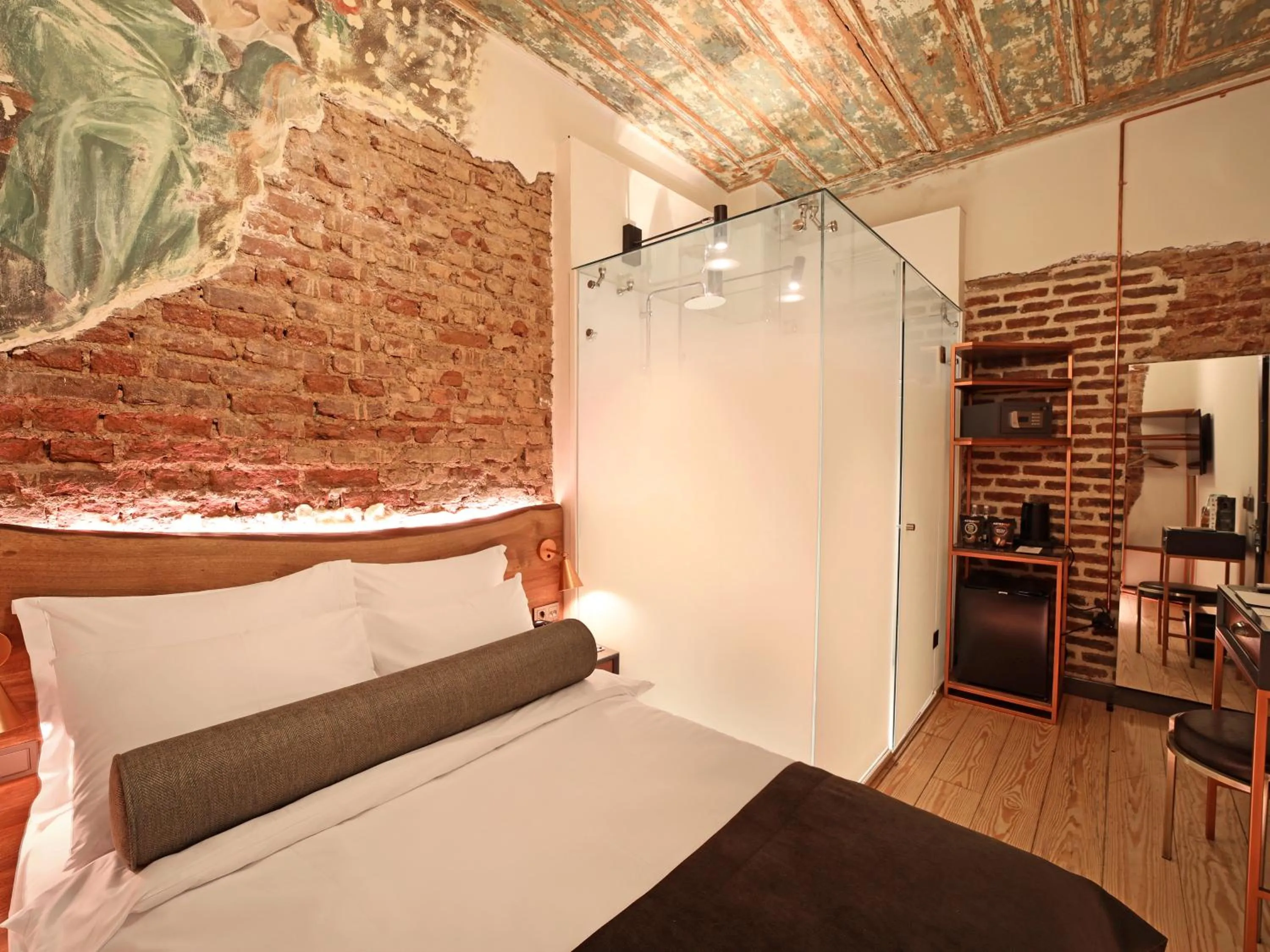 Bed in Impera Hotel - Special Category