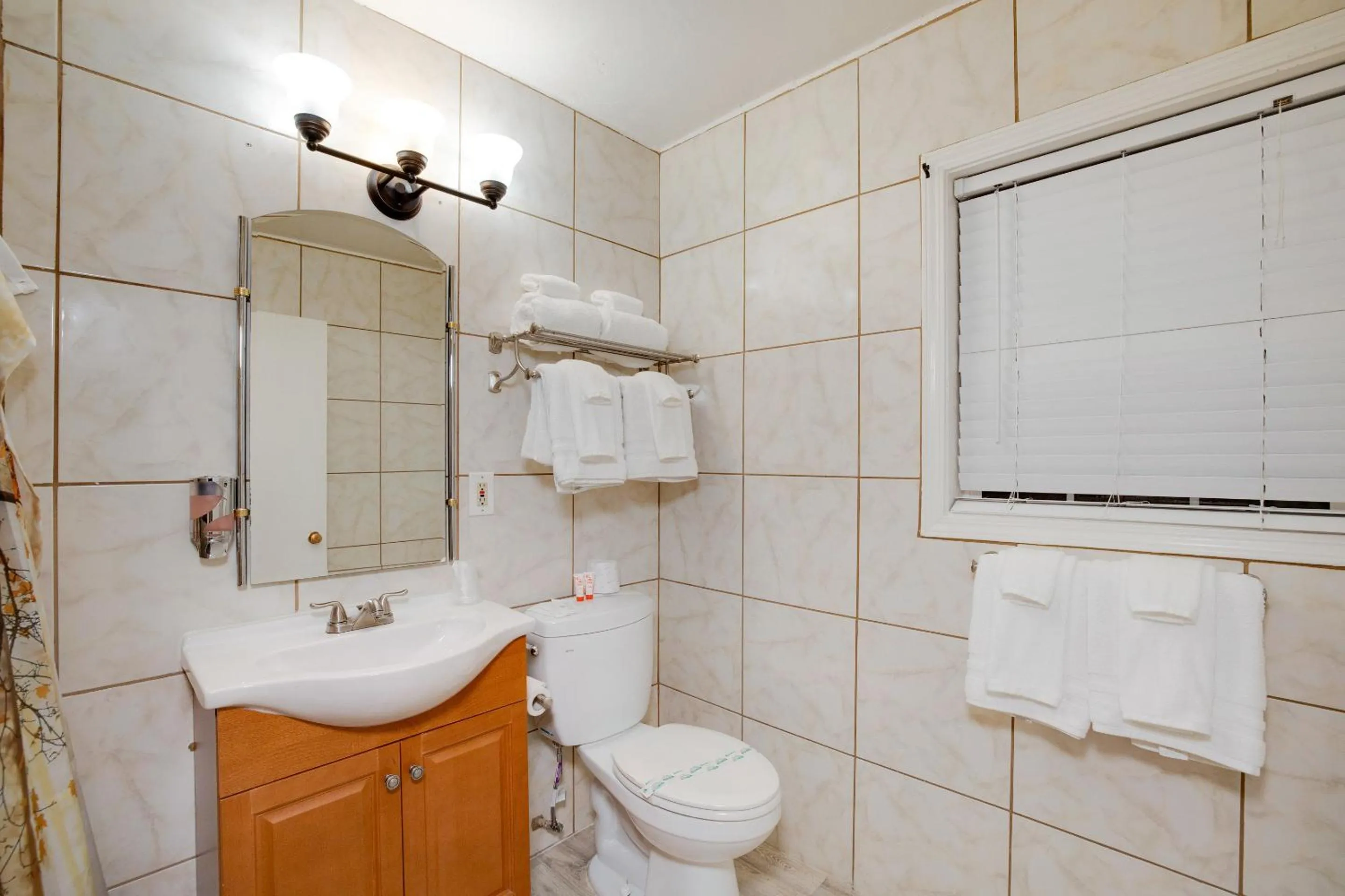 Bathroom in Arrowhead Tree Top Lodge