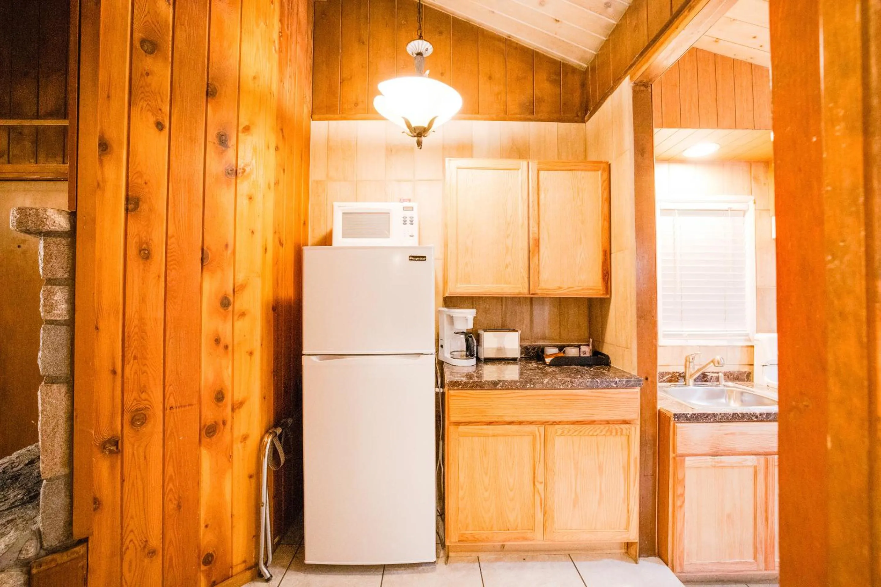 Kitchen or kitchenette in Arrowhead Tree Top Lodge
