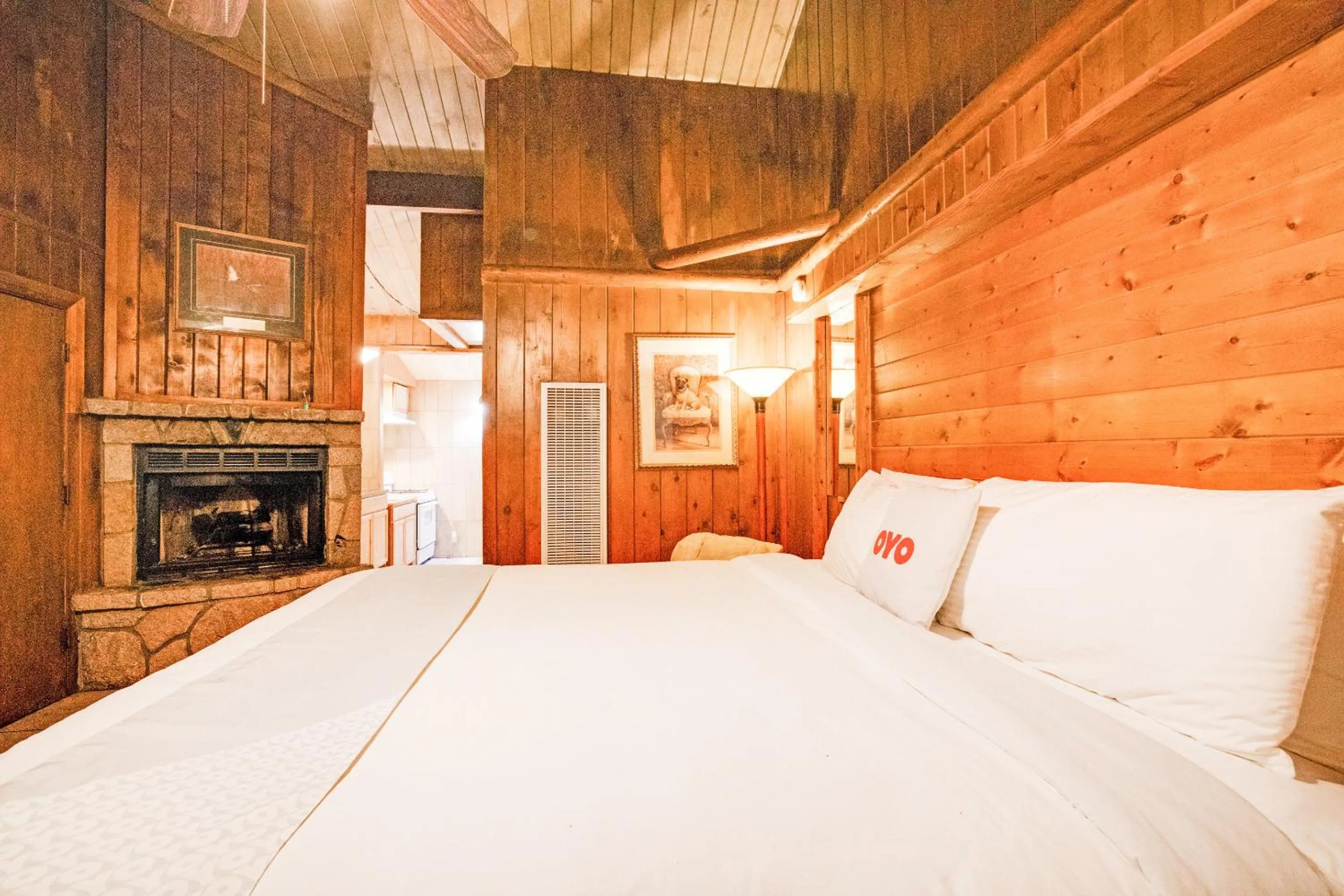 Bedroom in Arrowhead Tree Top Lodge