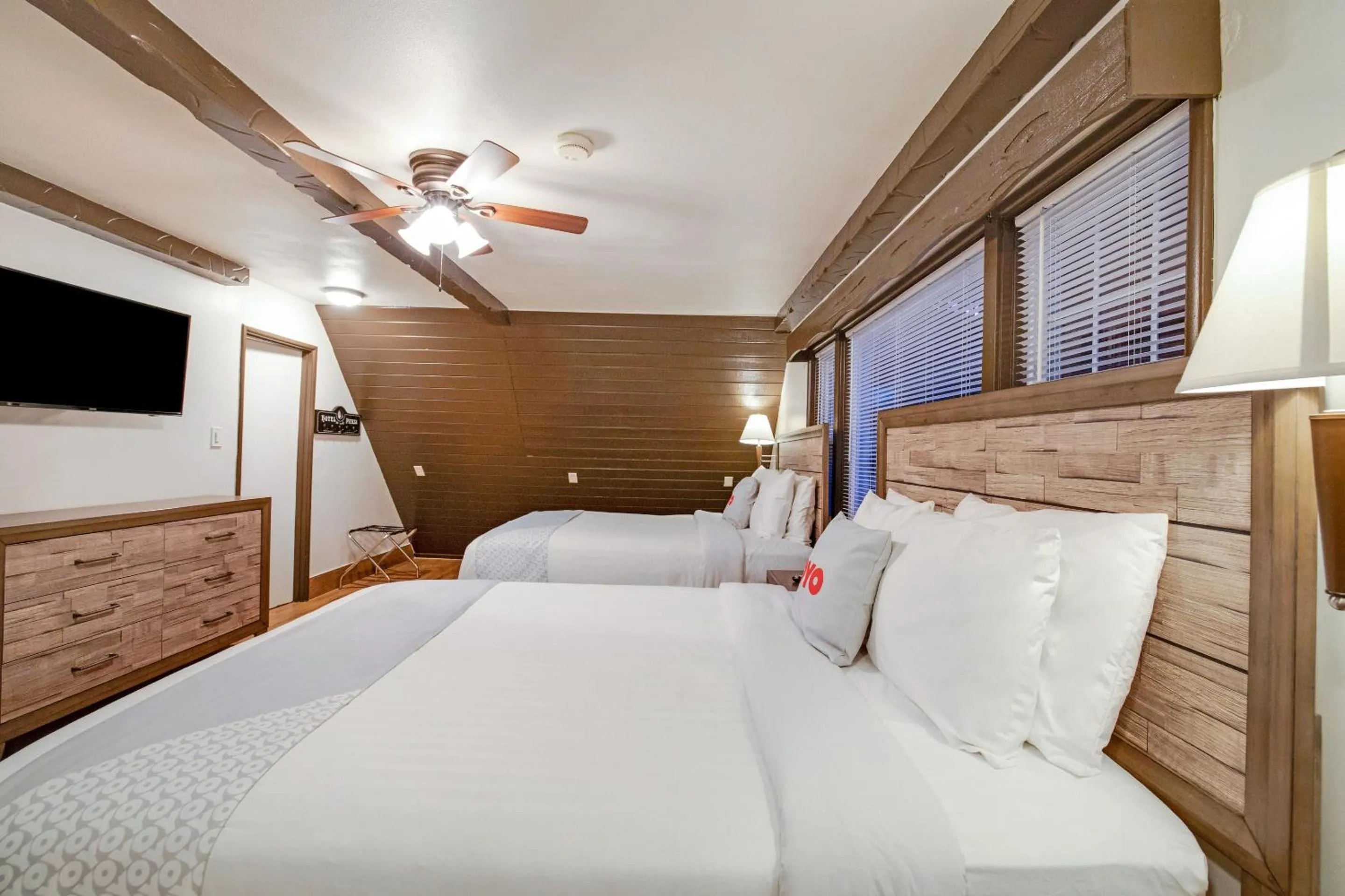 Bedroom in Arrowhead Tree Top Lodge