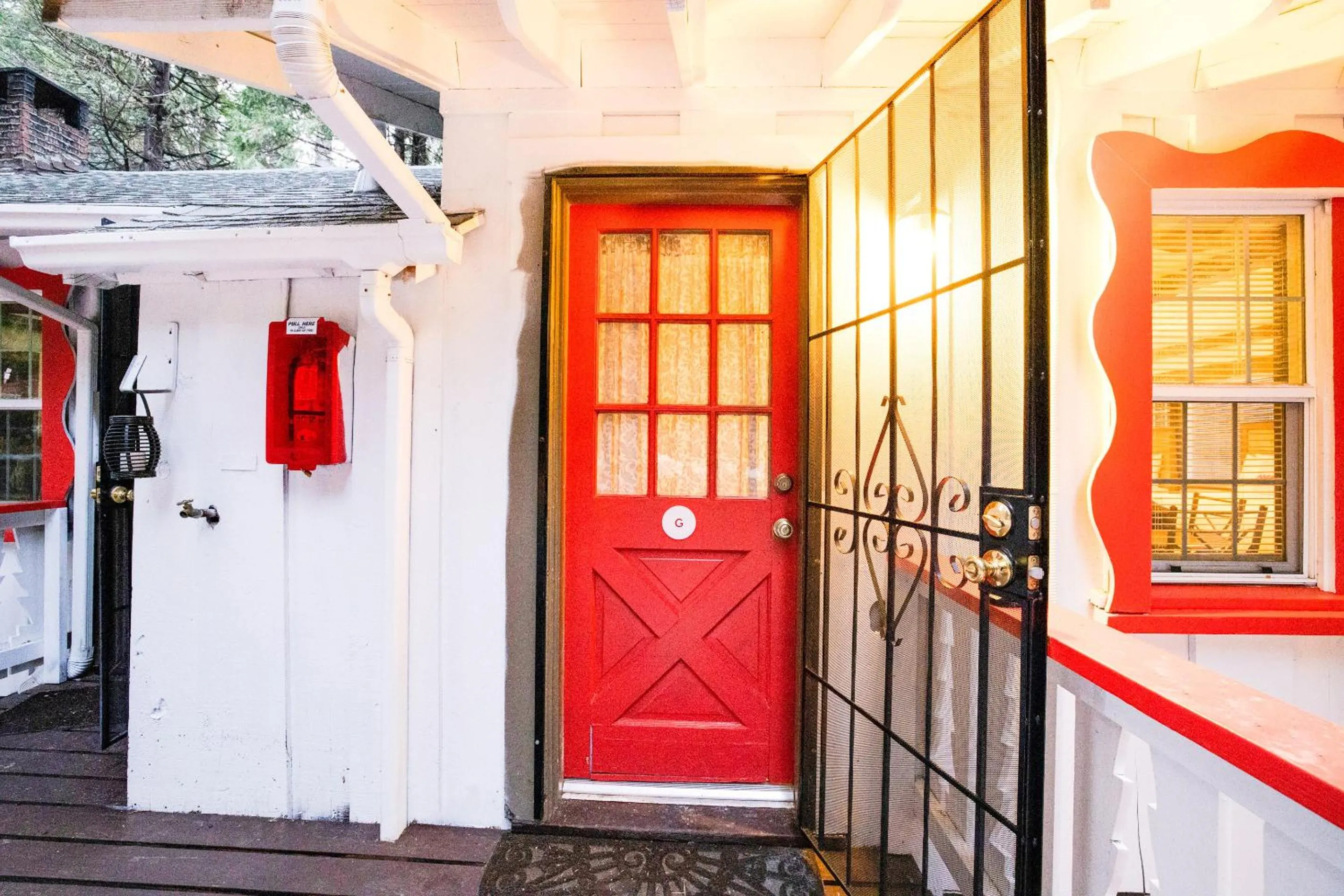 Facade/entrance in Arrowhead Tree Top Lodge