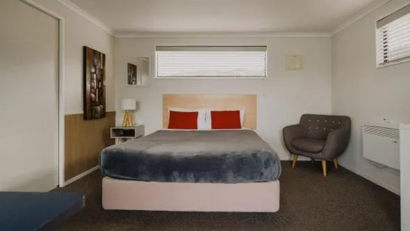 Bed in Lakes Edge Holiday Park